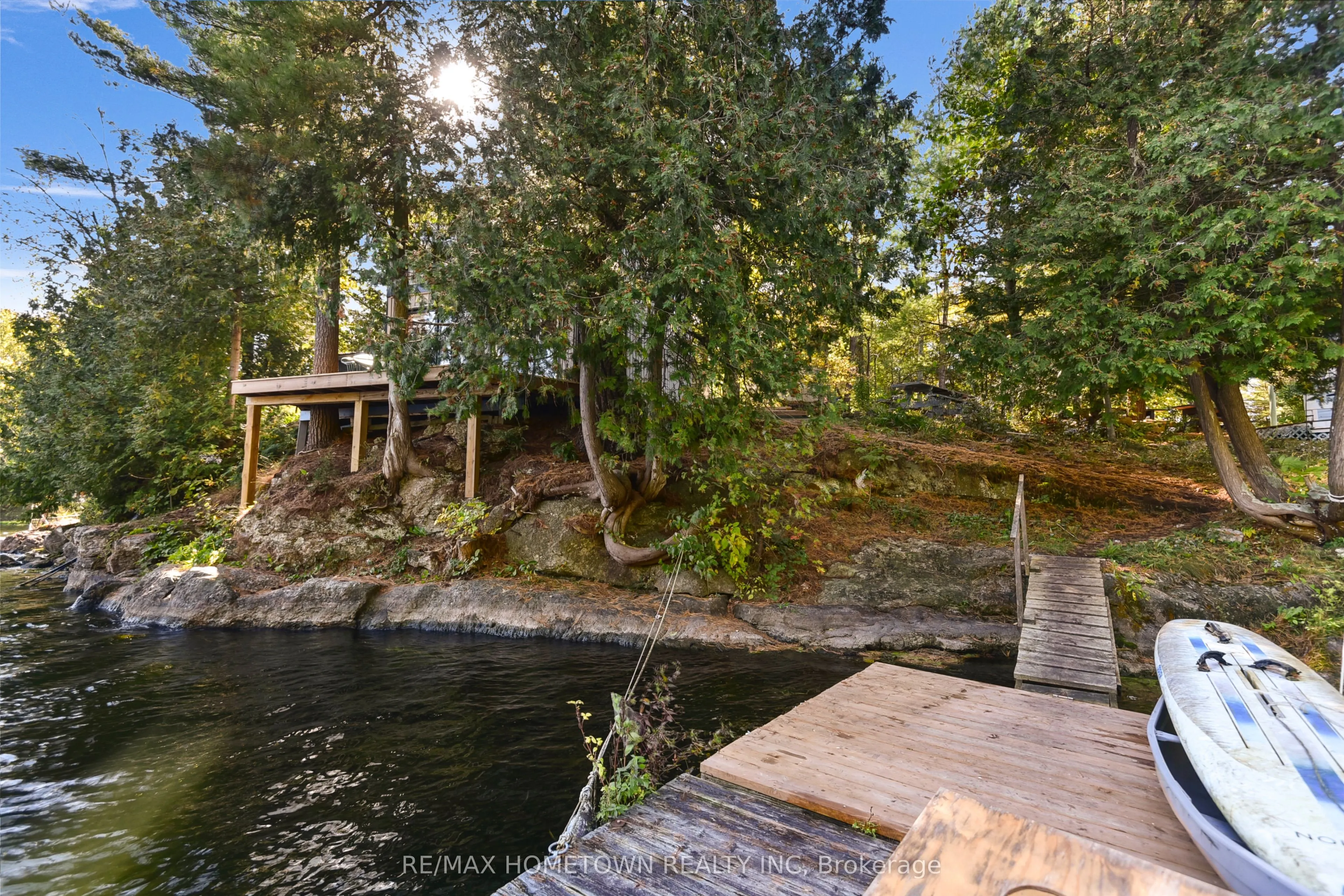 961 Narrows Lane