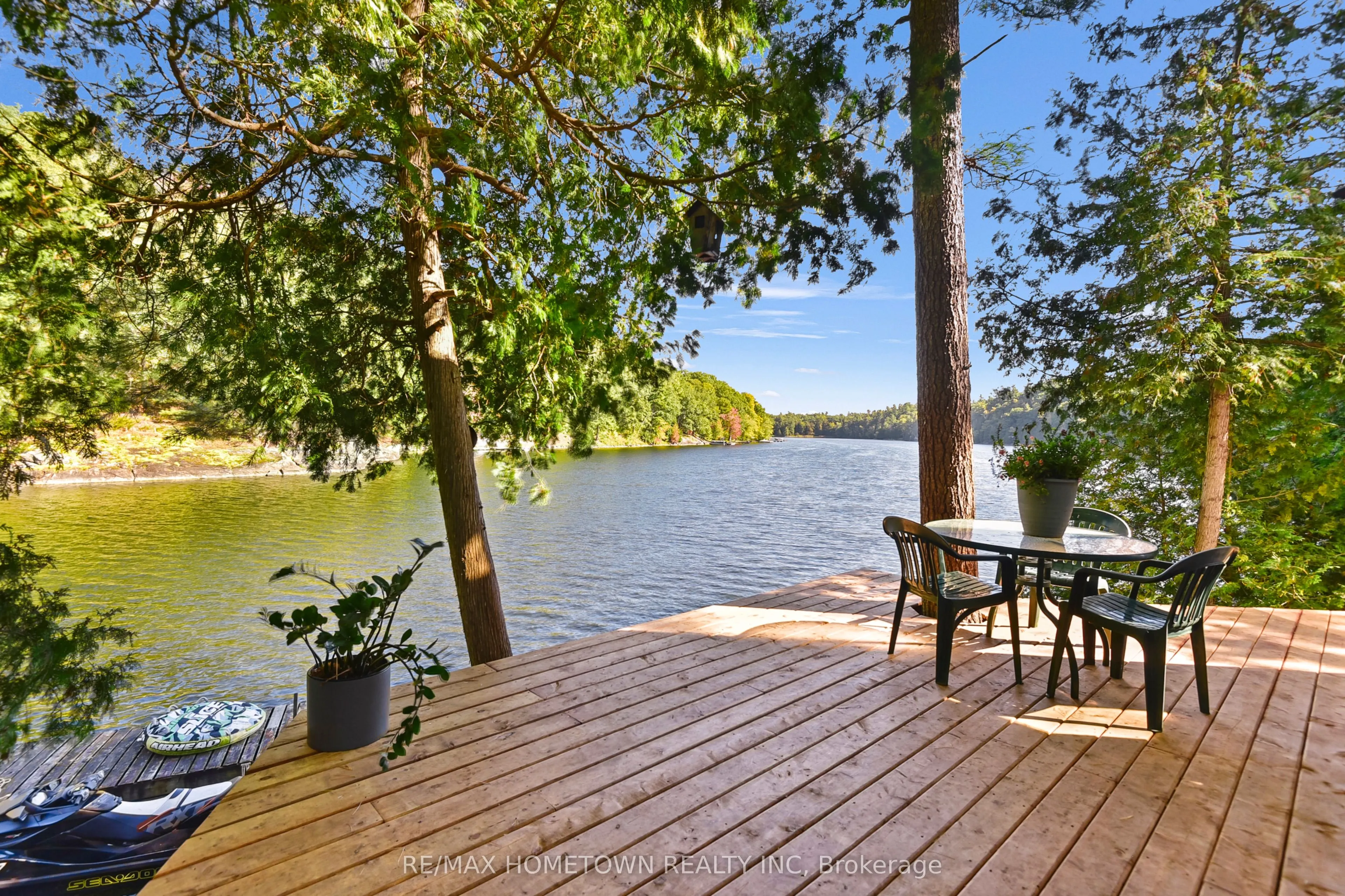 961 Narrows Lane