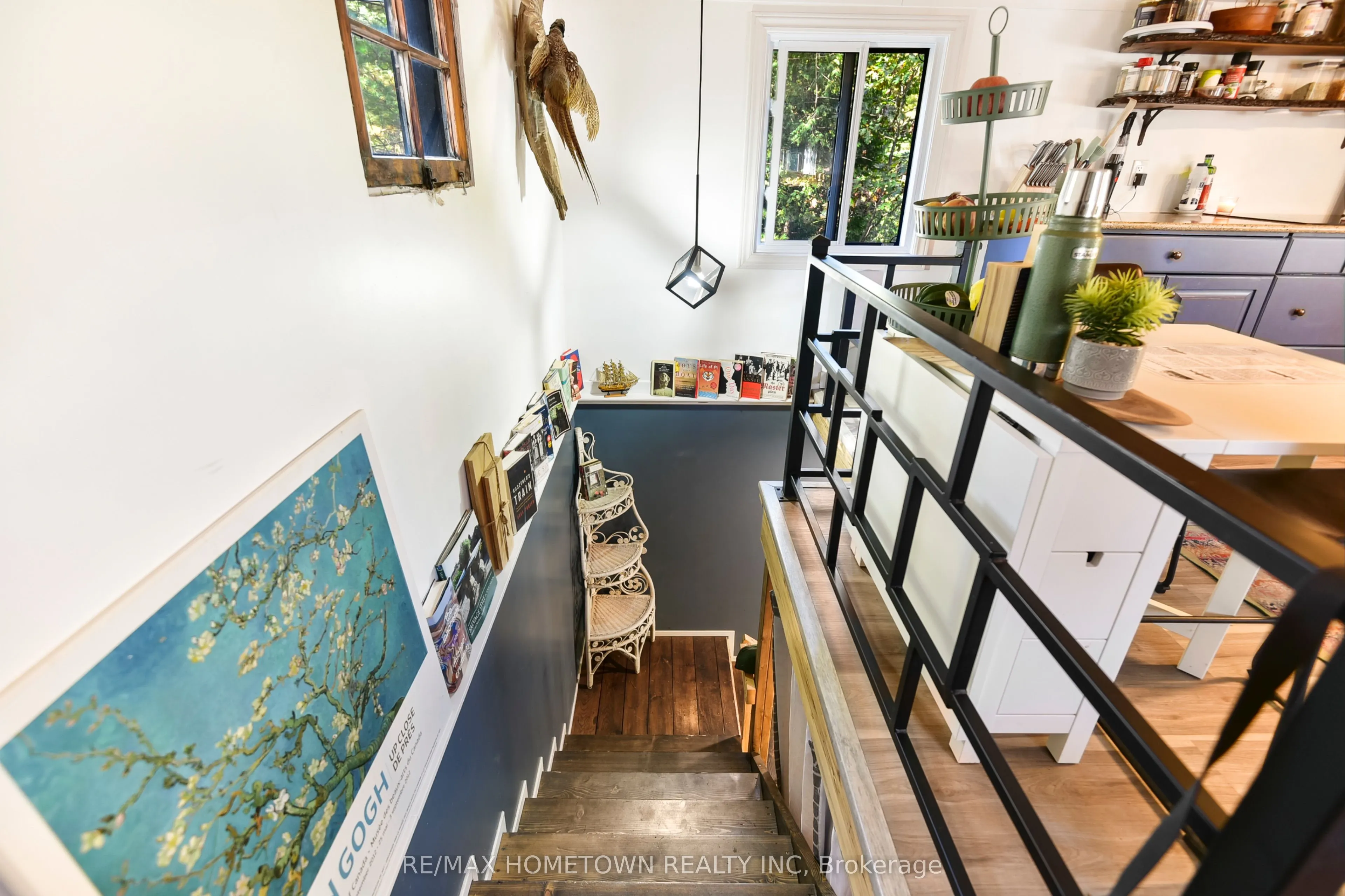 961 Narrows Lane