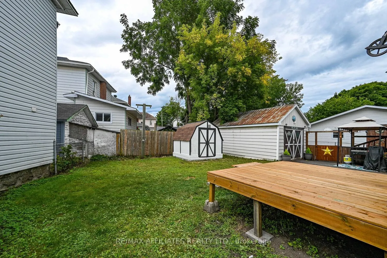 8 Winnifred Street N