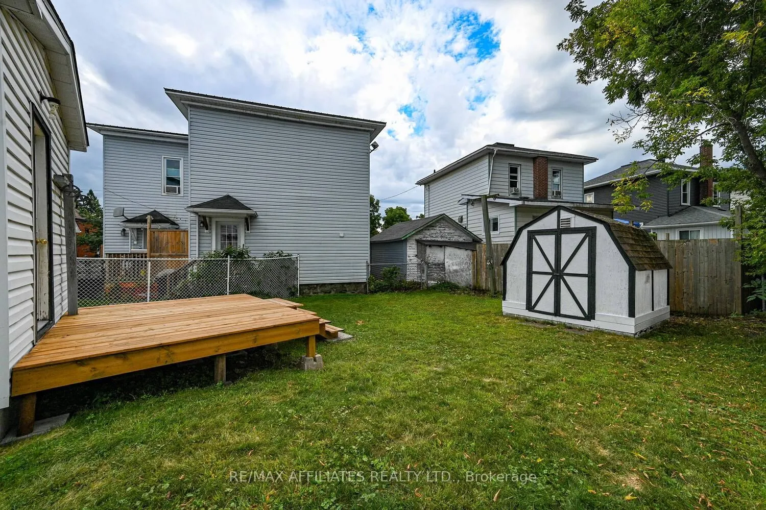 8 Winnifred Street N