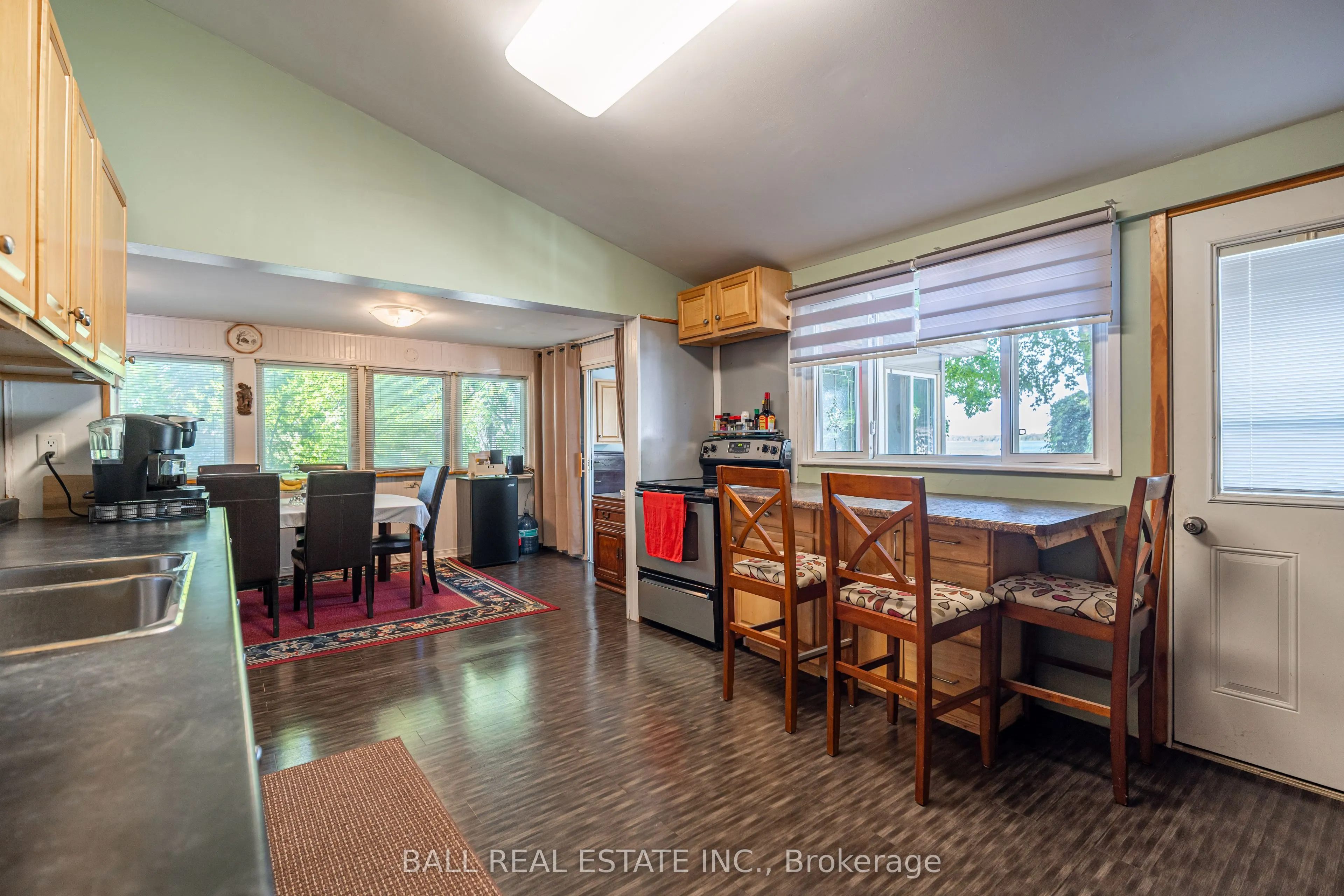 21 Cedar Bay Road N