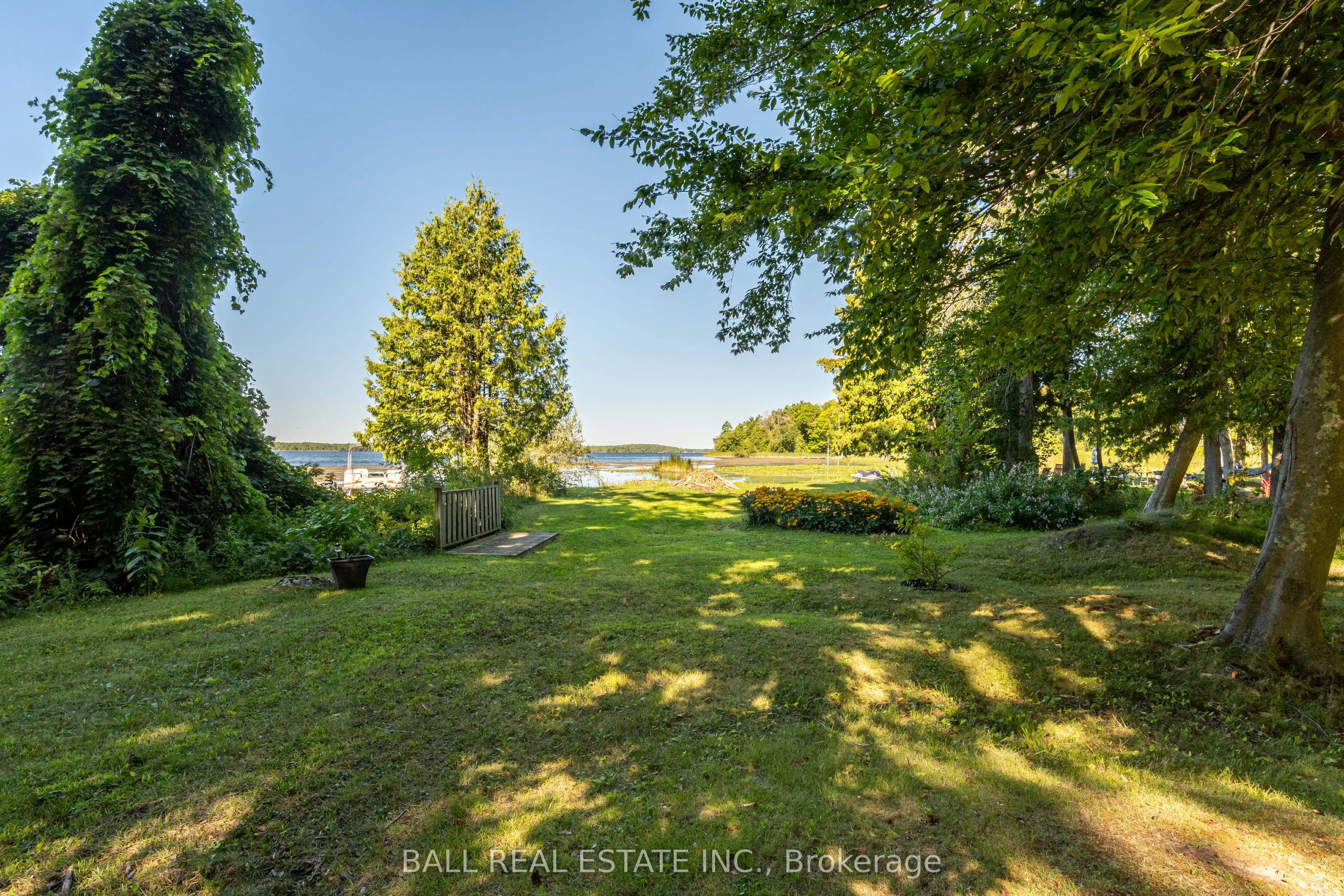 21 Cedar Bay Road N