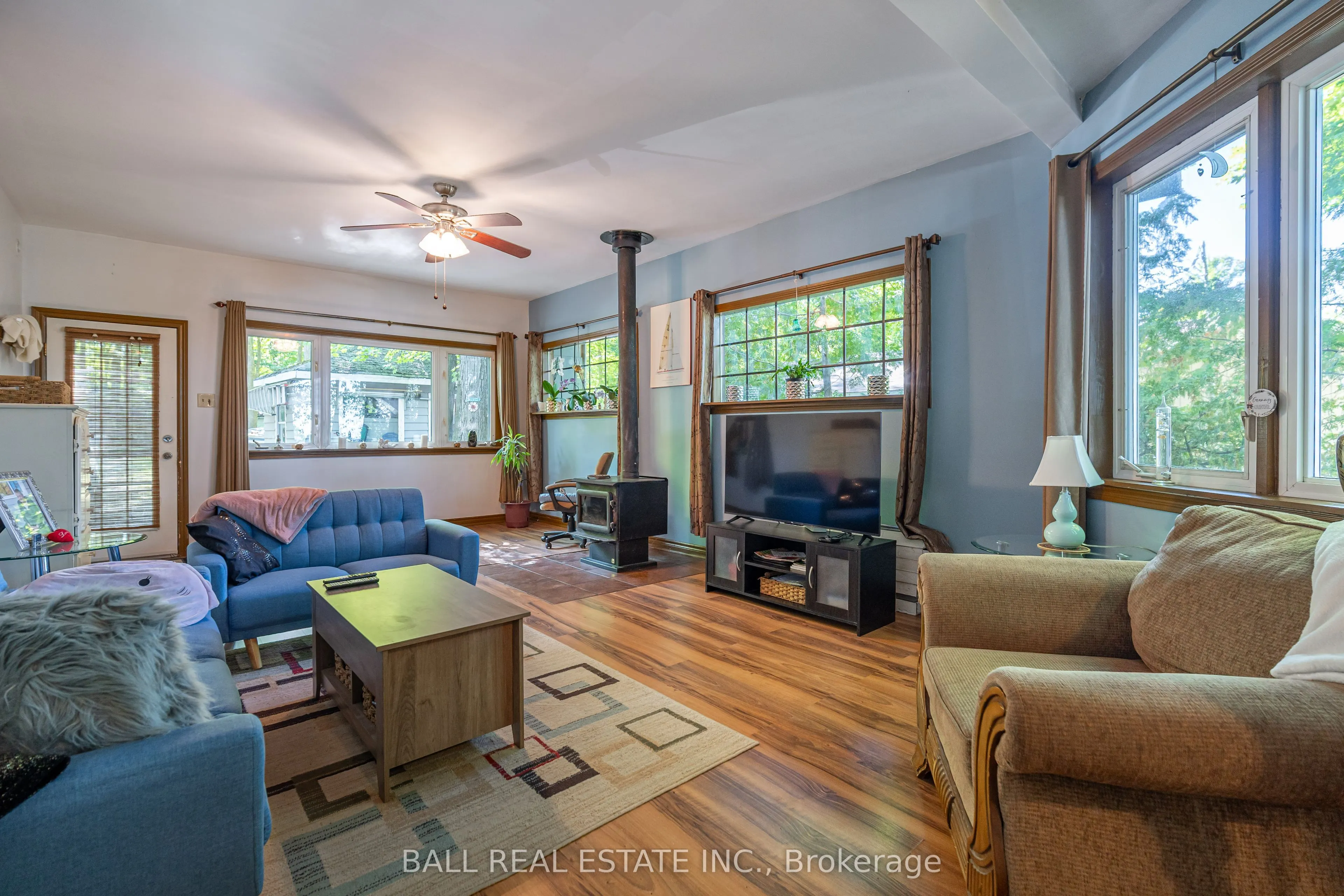21 Cedar Bay Road N