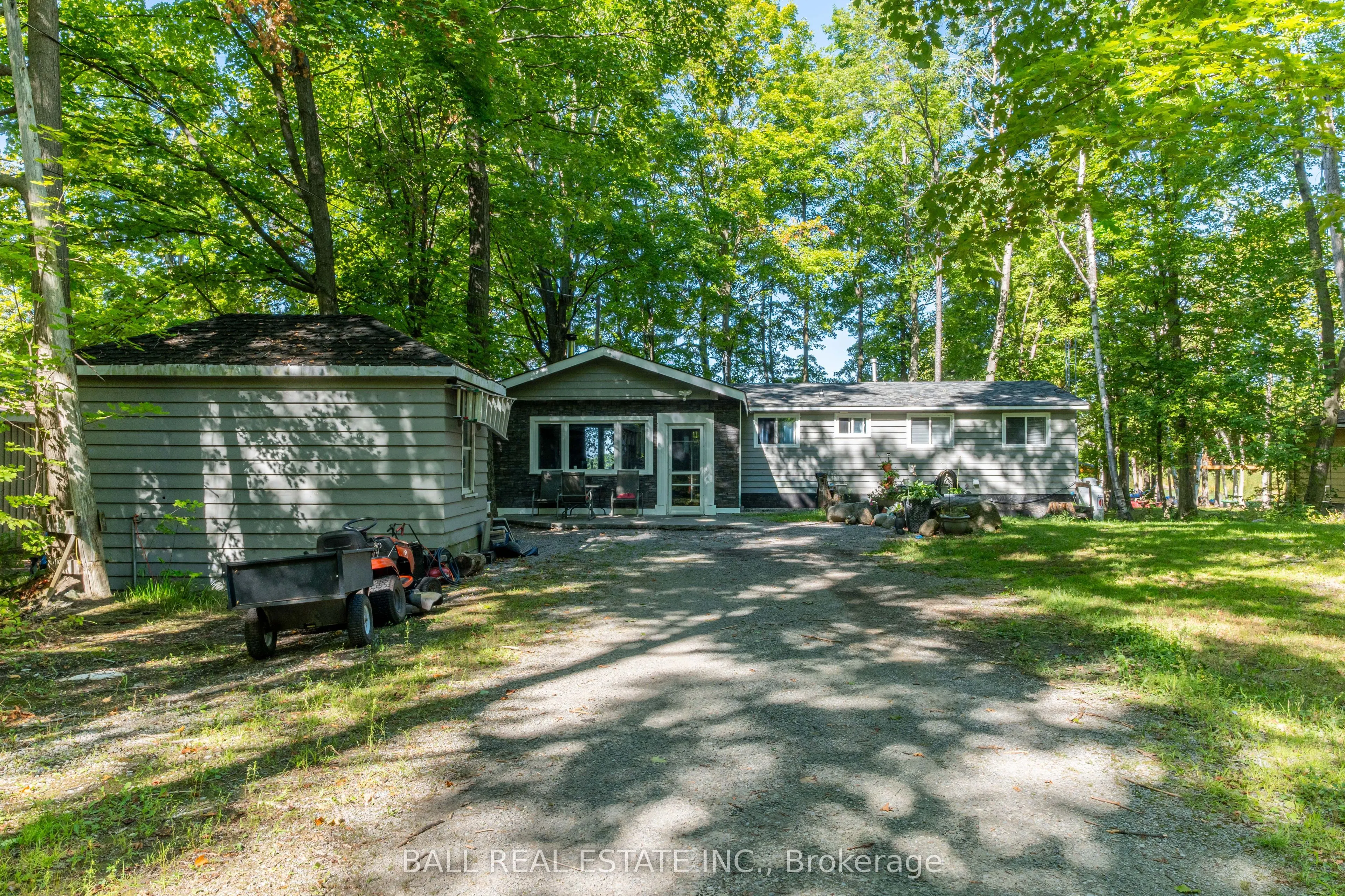 21 Cedar Bay Road N