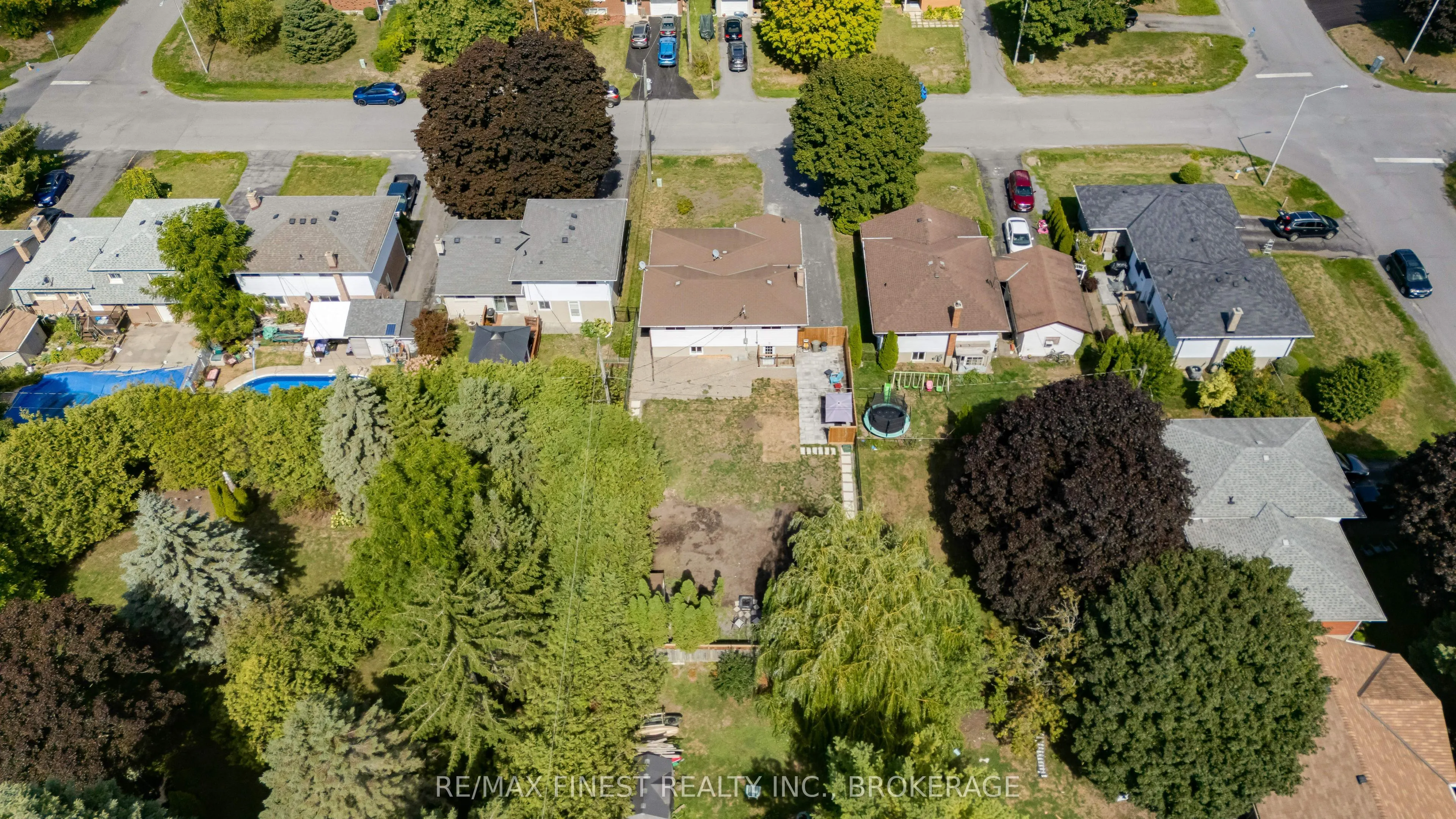204 QUEEN Street