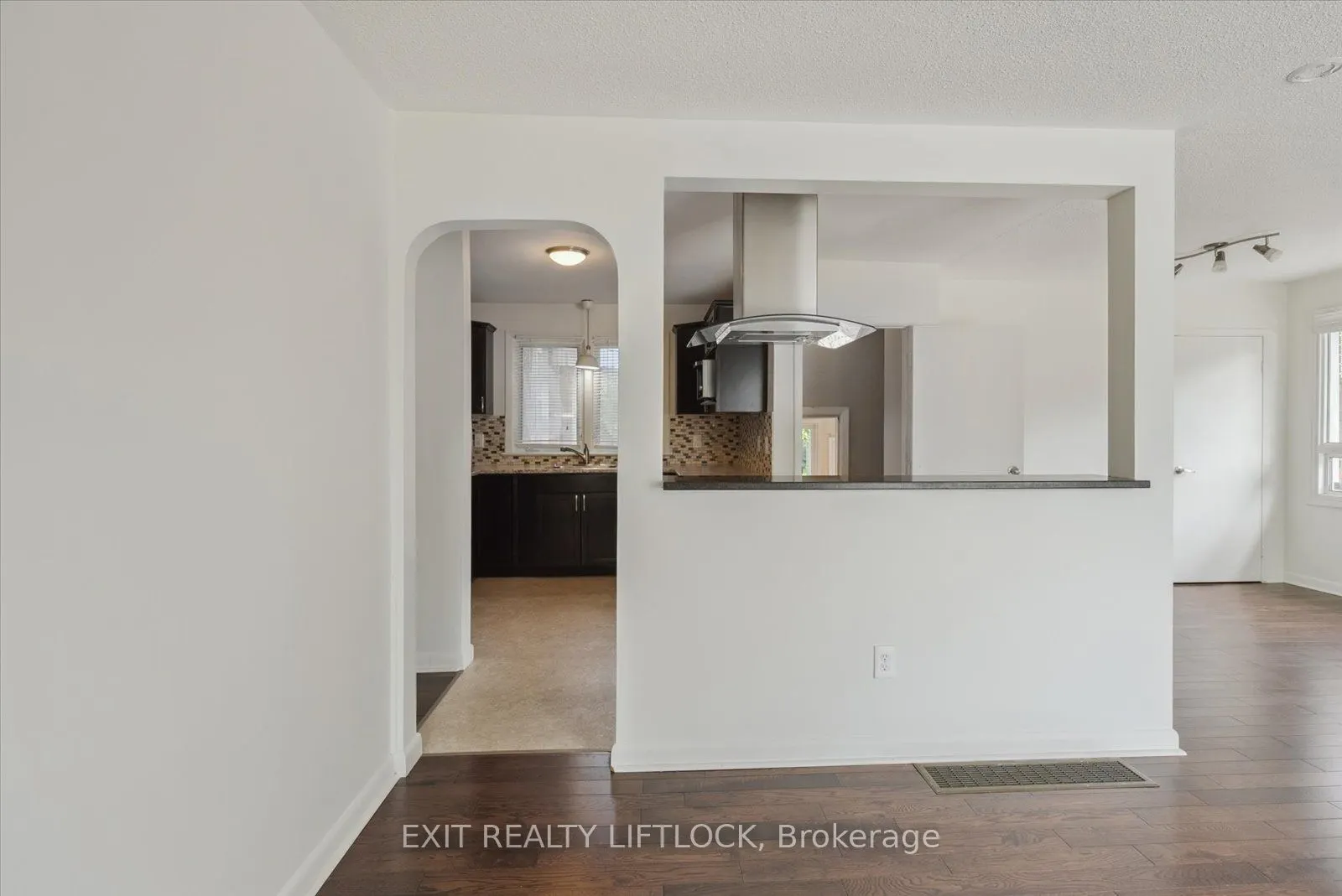 1294 Victory Drive