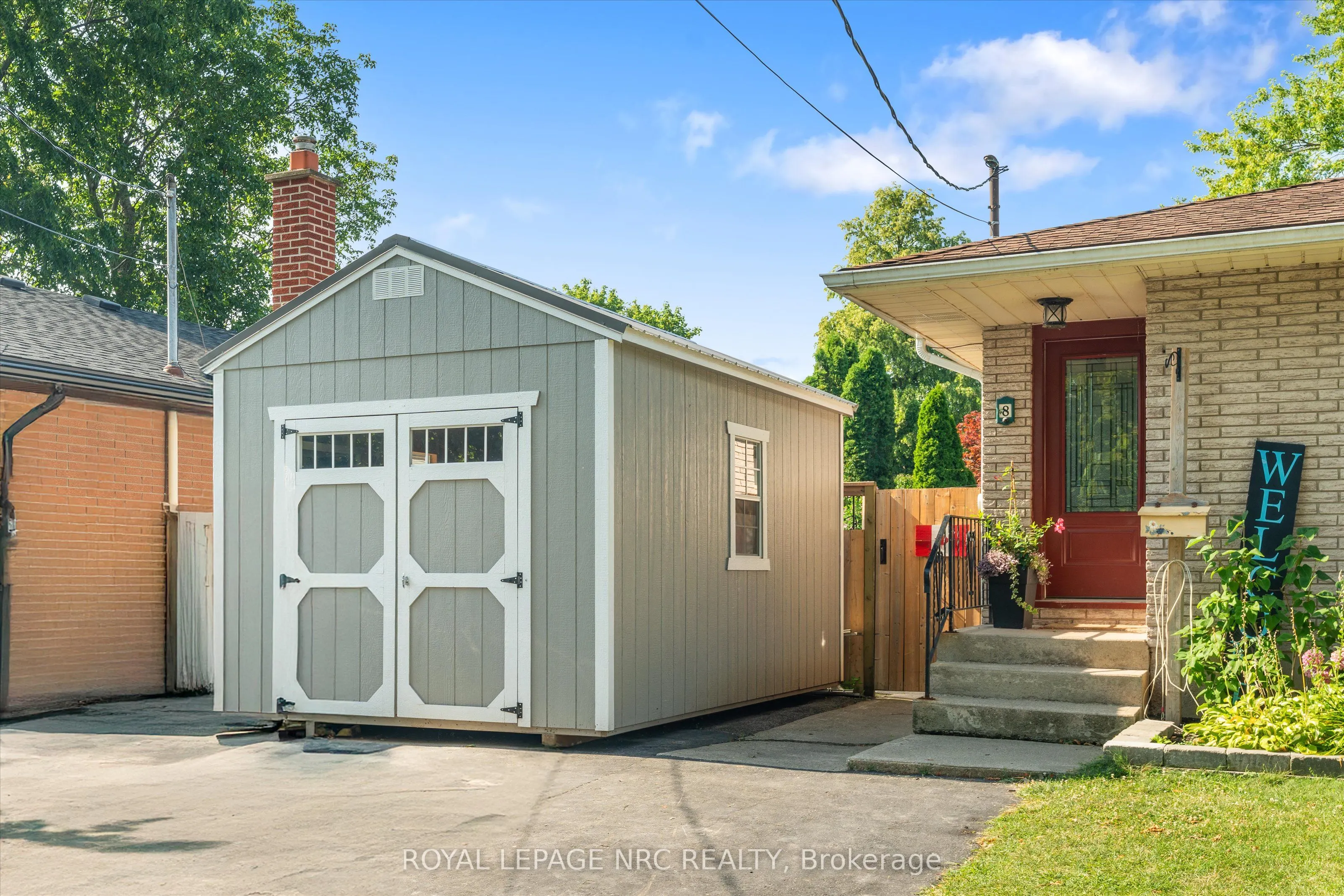 8 lakehurst Drive
