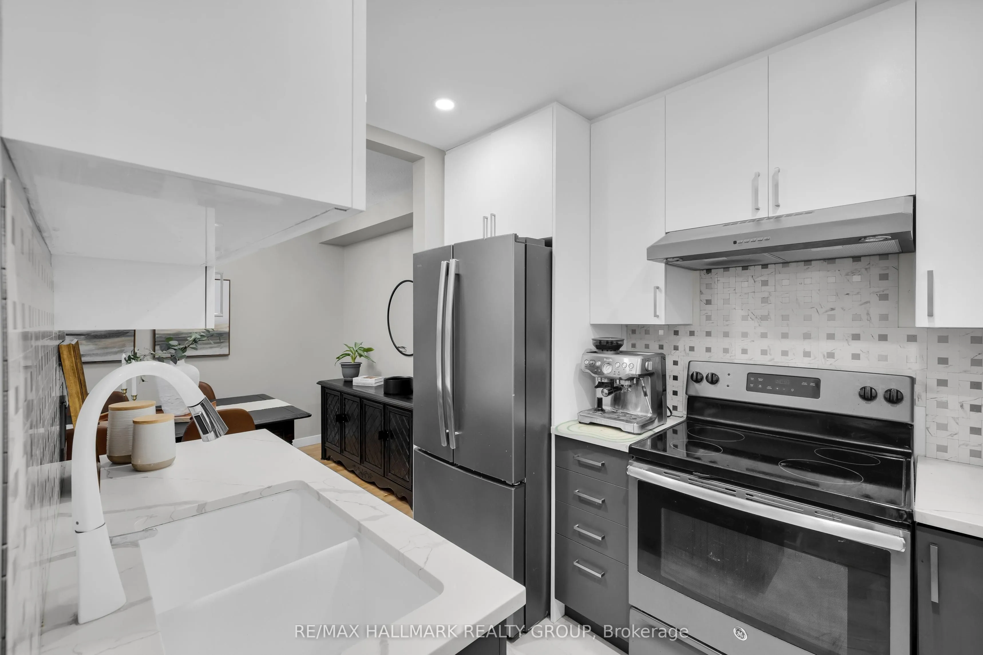 409 Montfort Street, #3