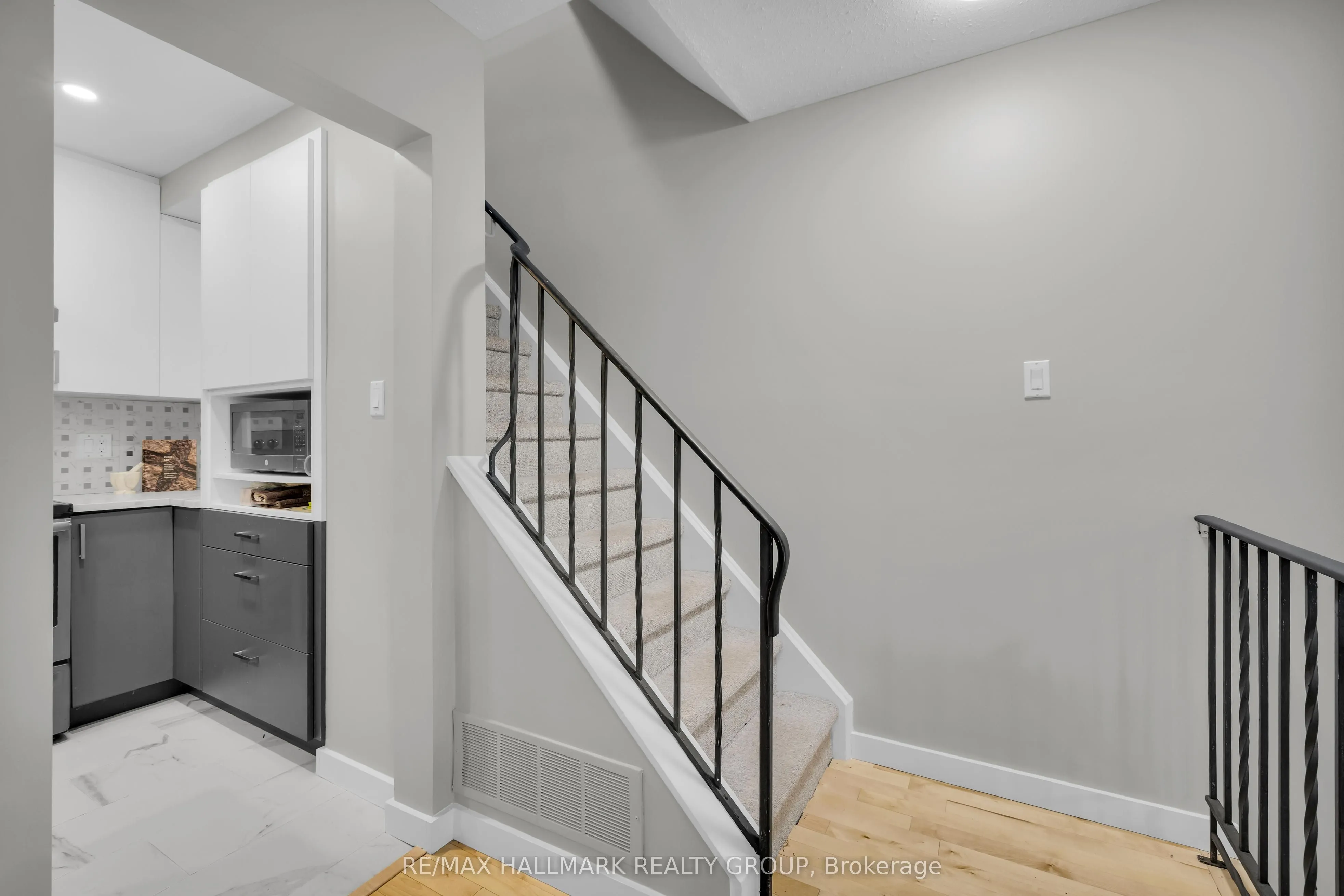 409 Montfort Street, #3