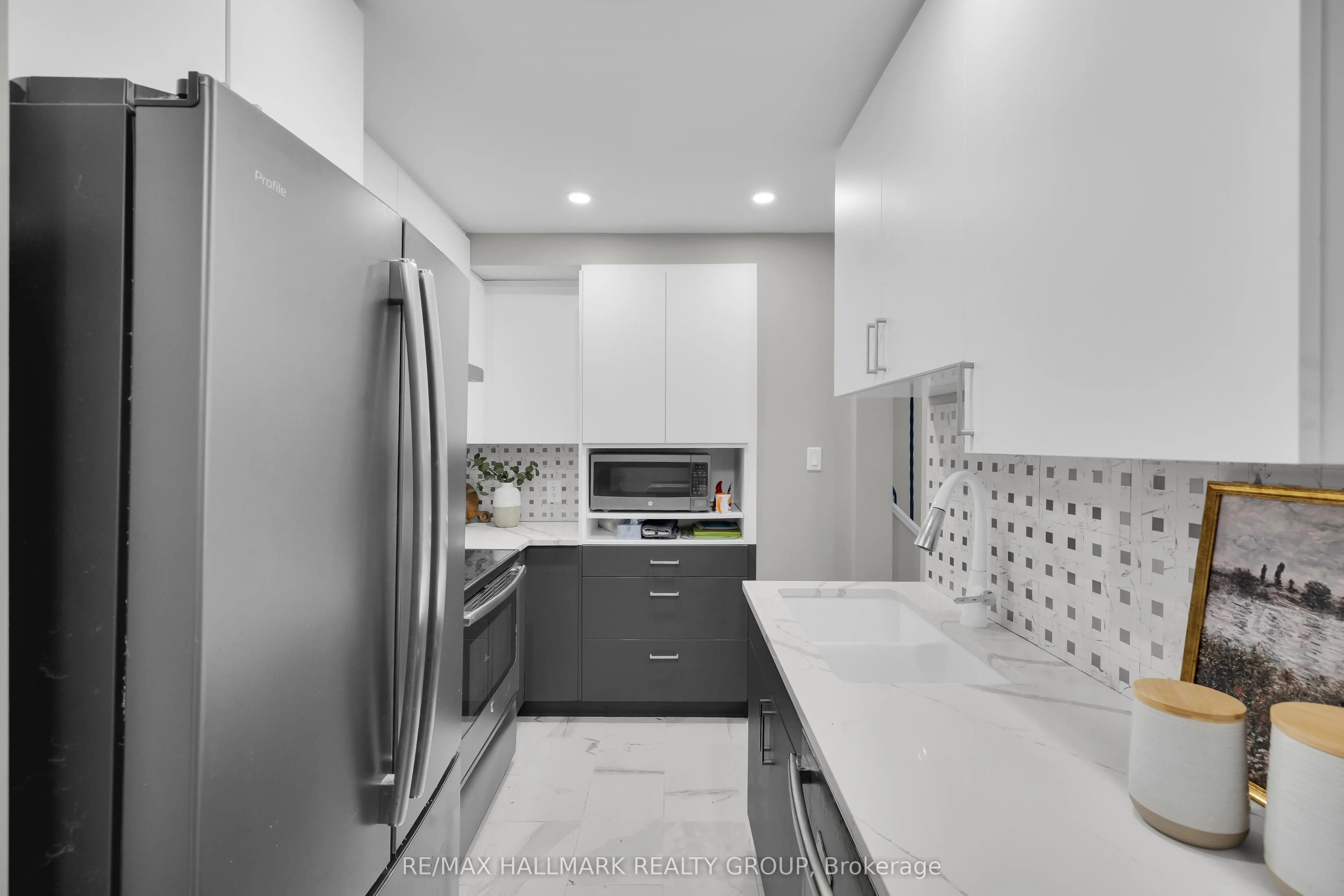 409 Montfort Street, #3