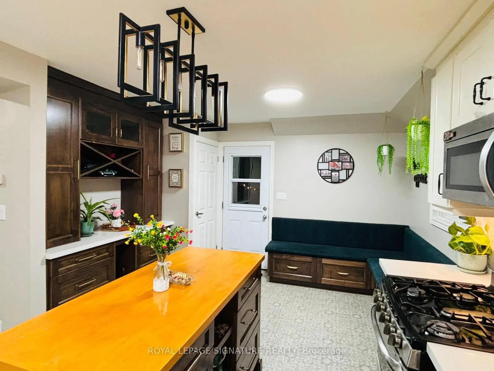 1442 Pineview Court