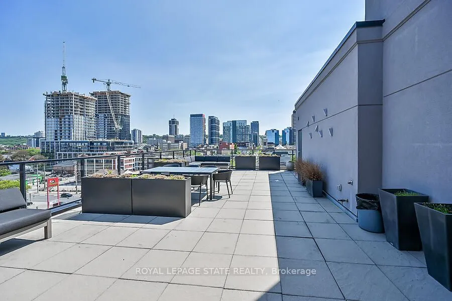 181 James Street N