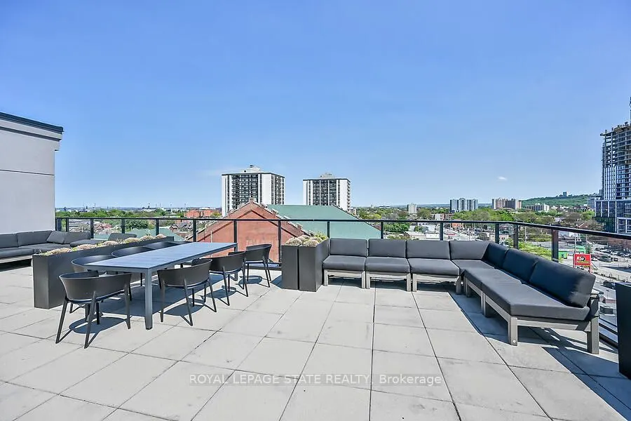 181 James Street N