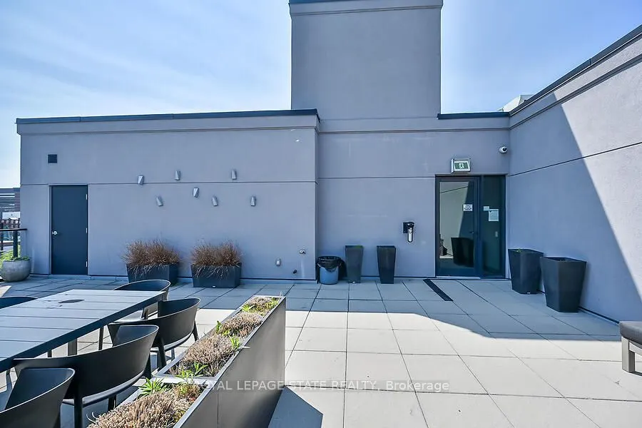 181 James Street N