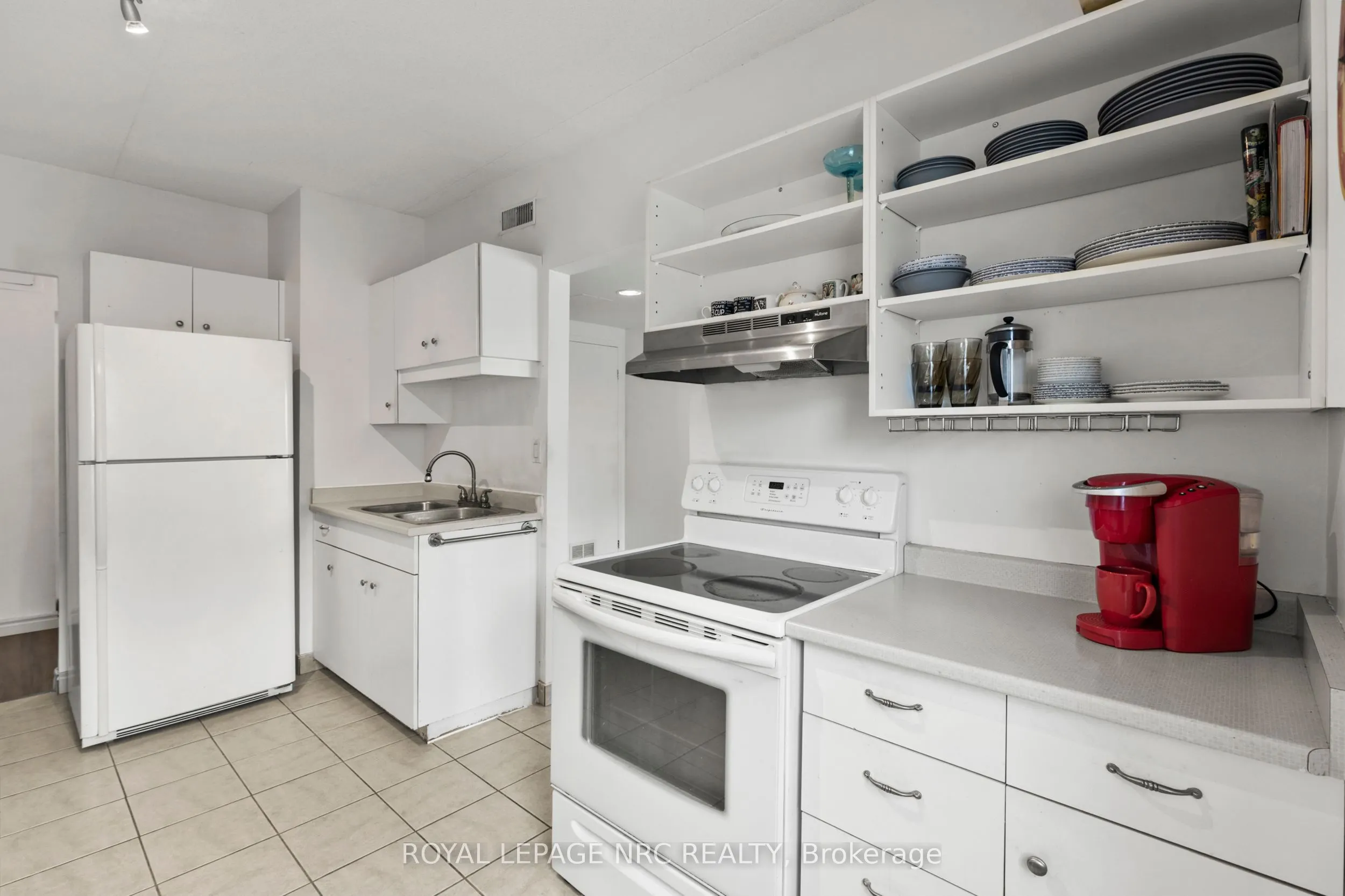4872 Valley Way, #3