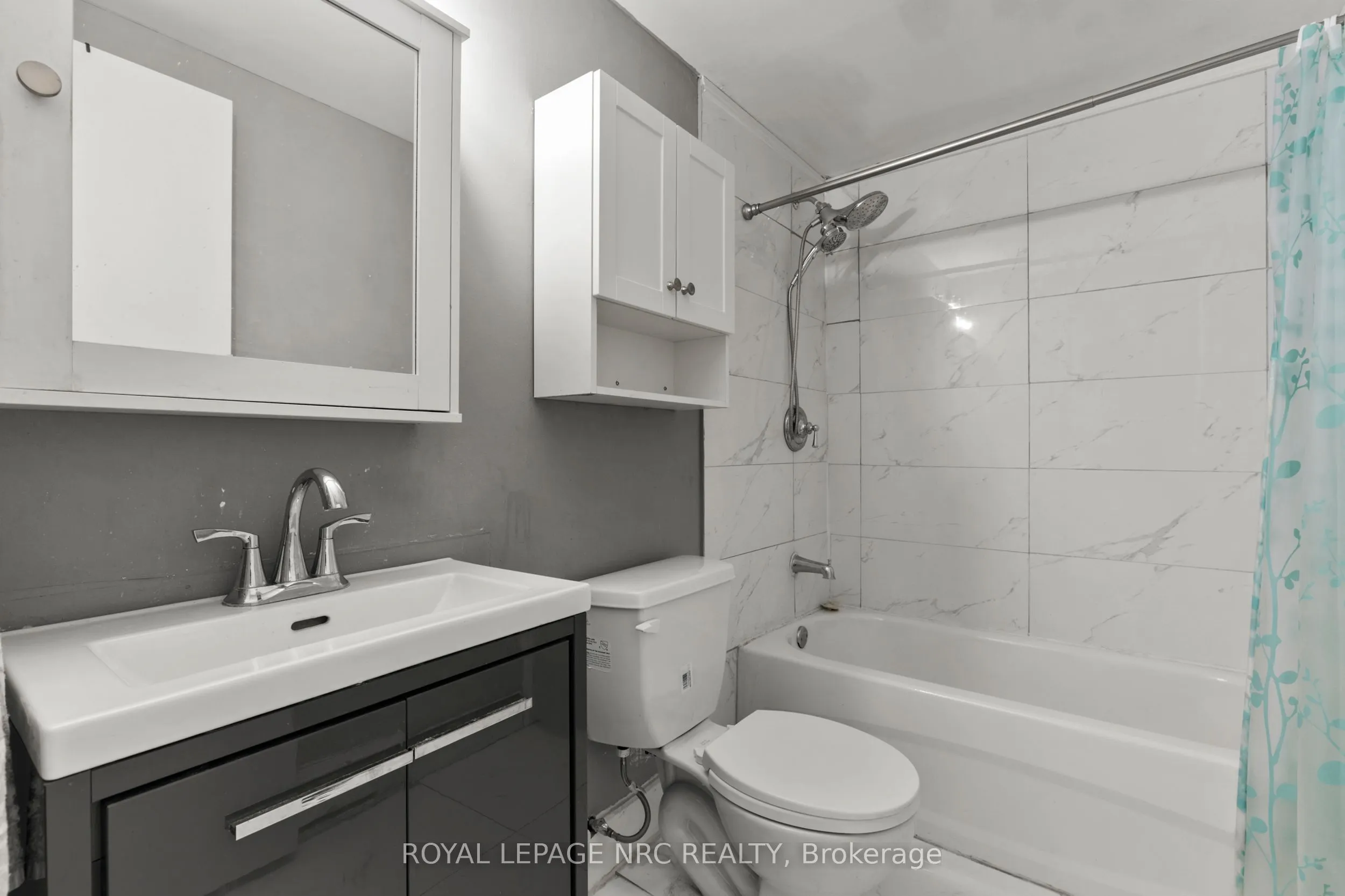 4872 Valley Way, #3