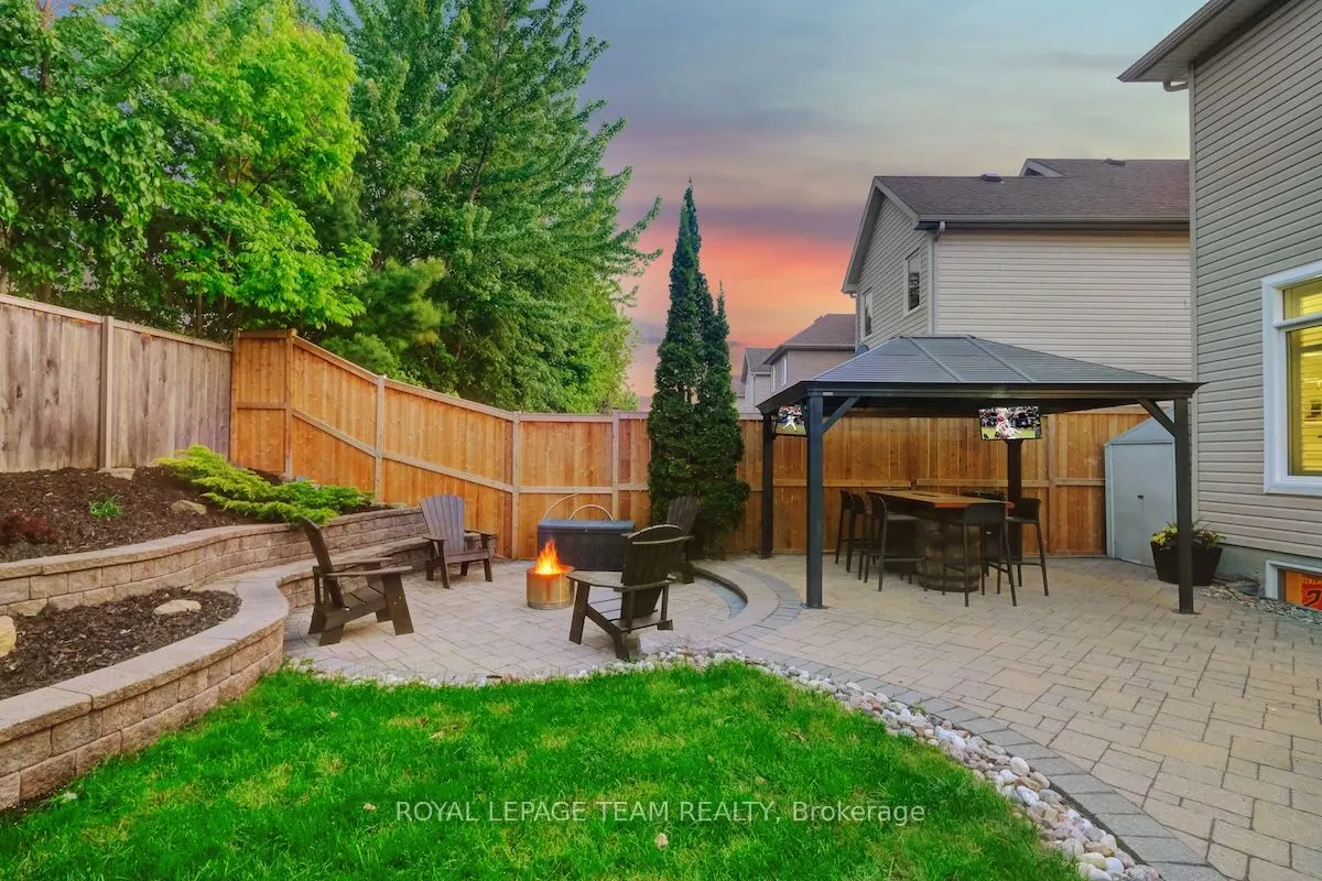 121 Bandelier Way