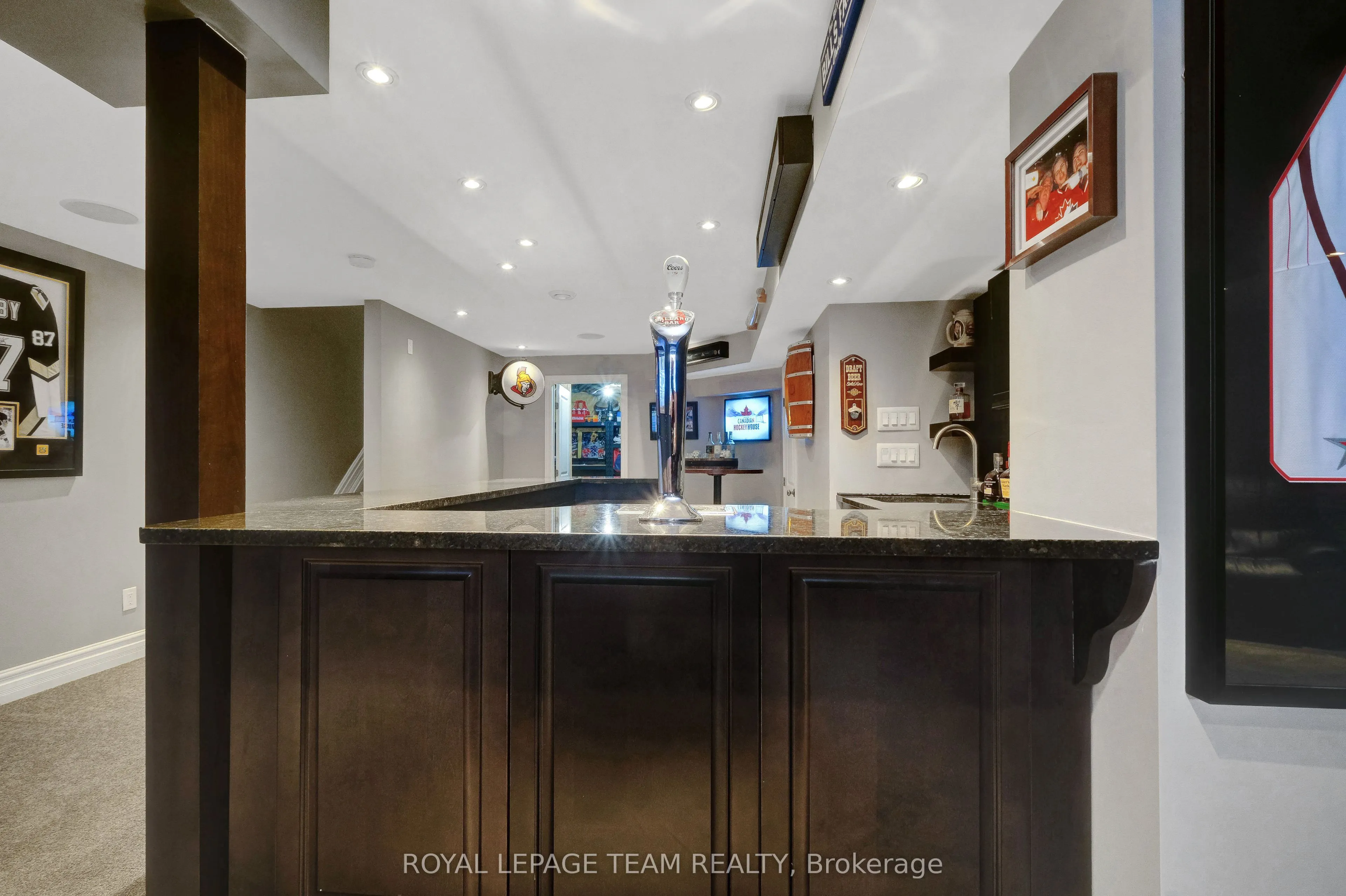 121 Bandelier Way