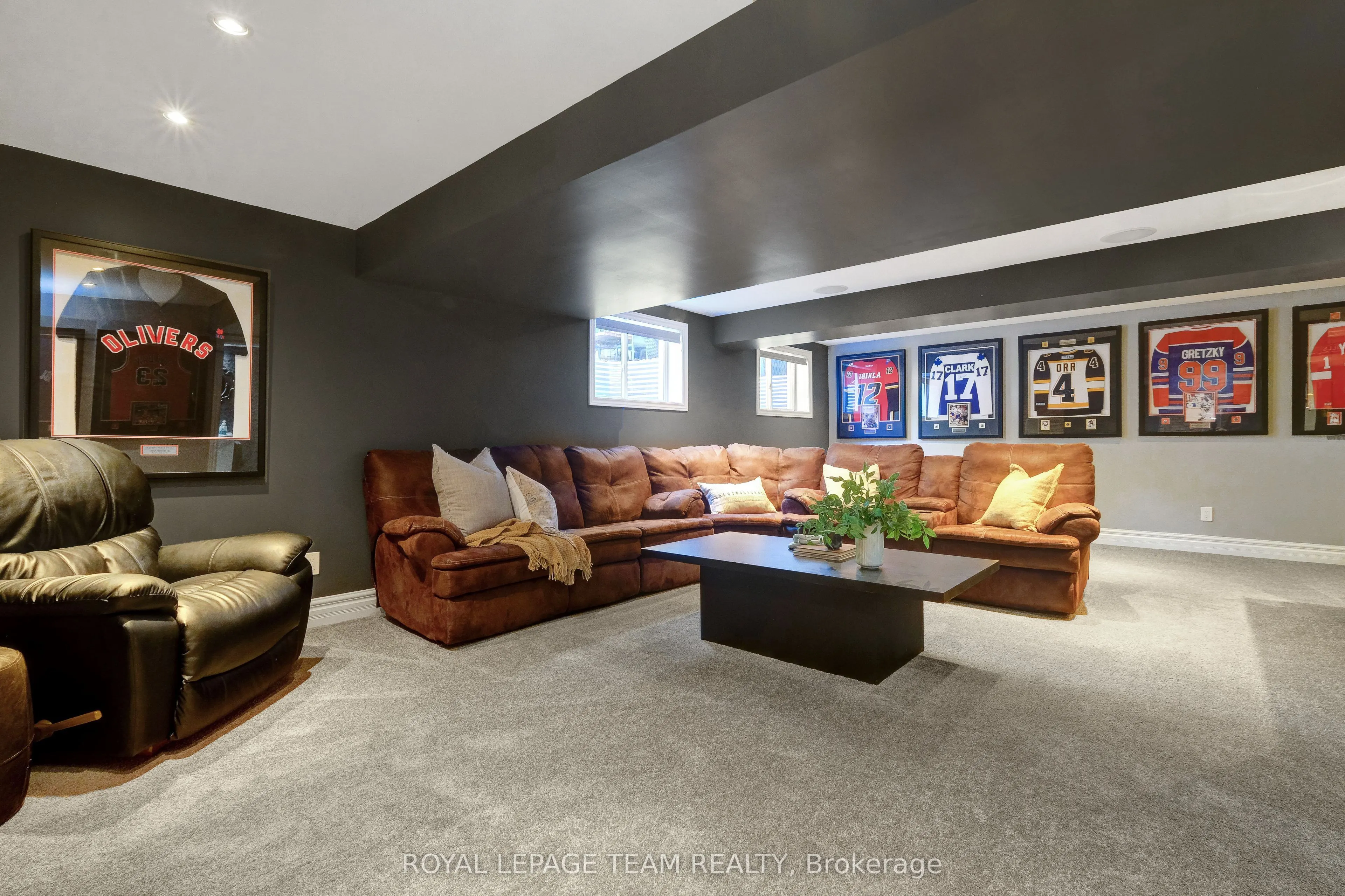 121 Bandelier Way