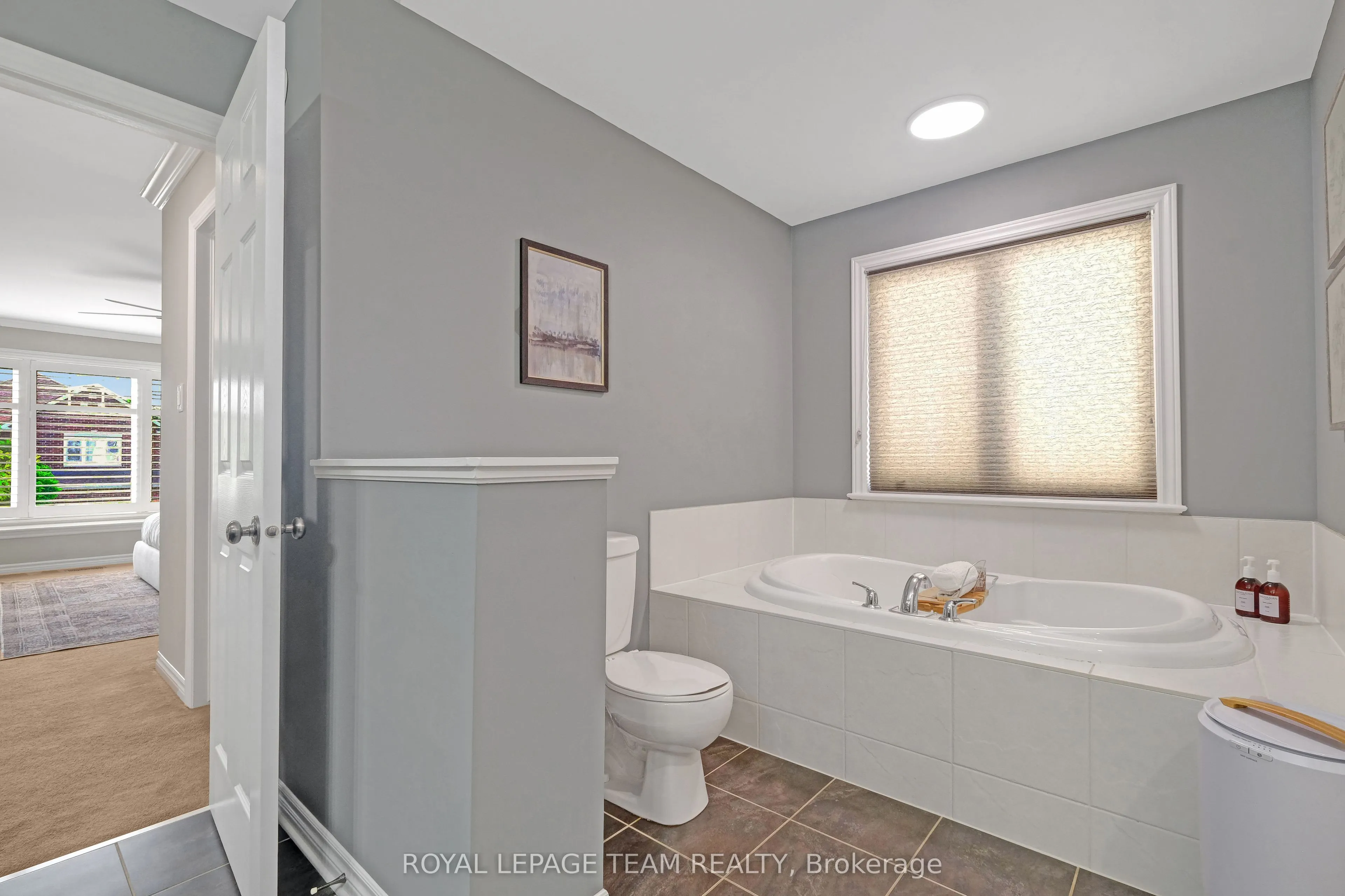 121 Bandelier Way