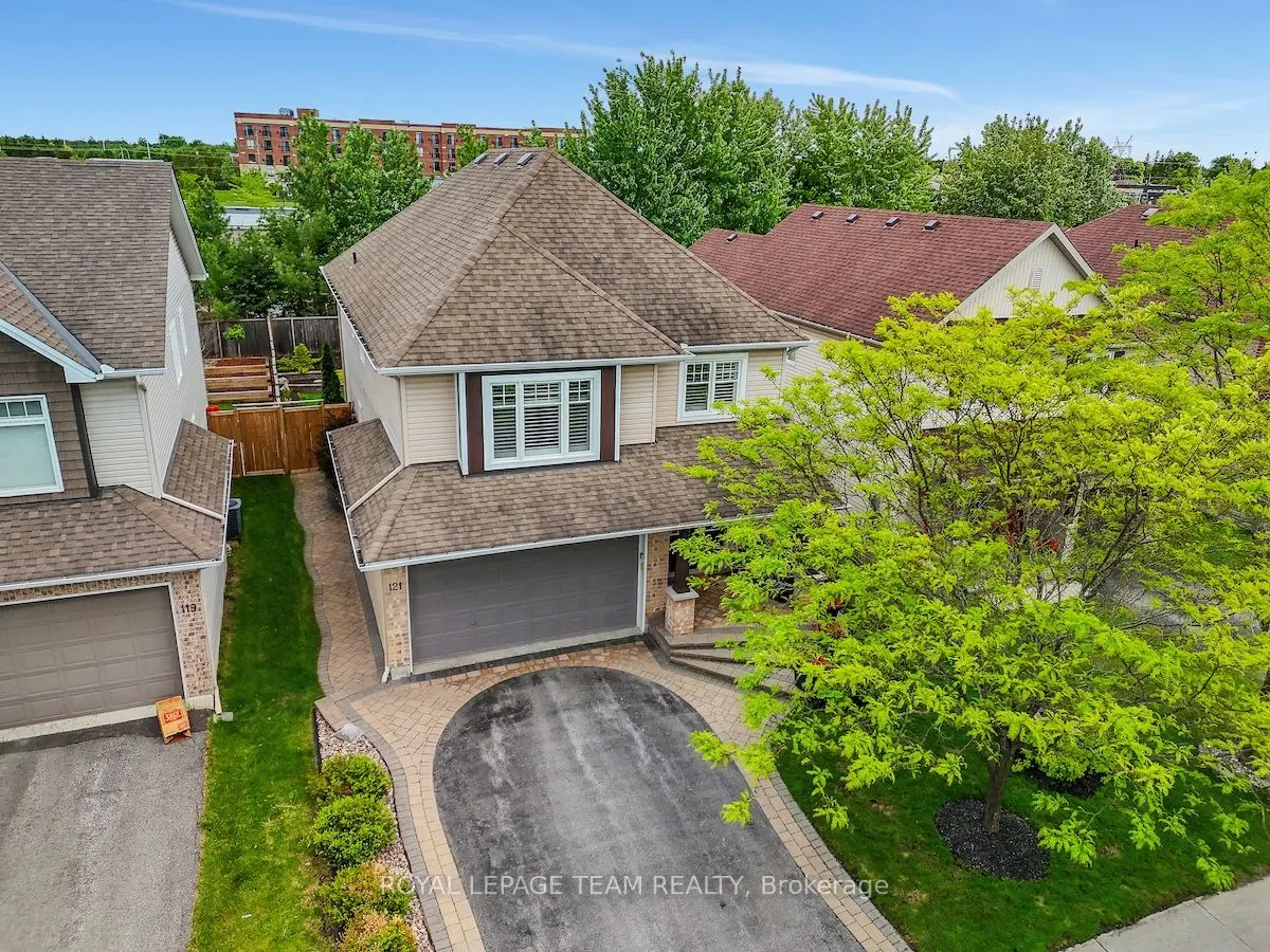 121 Bandelier Way