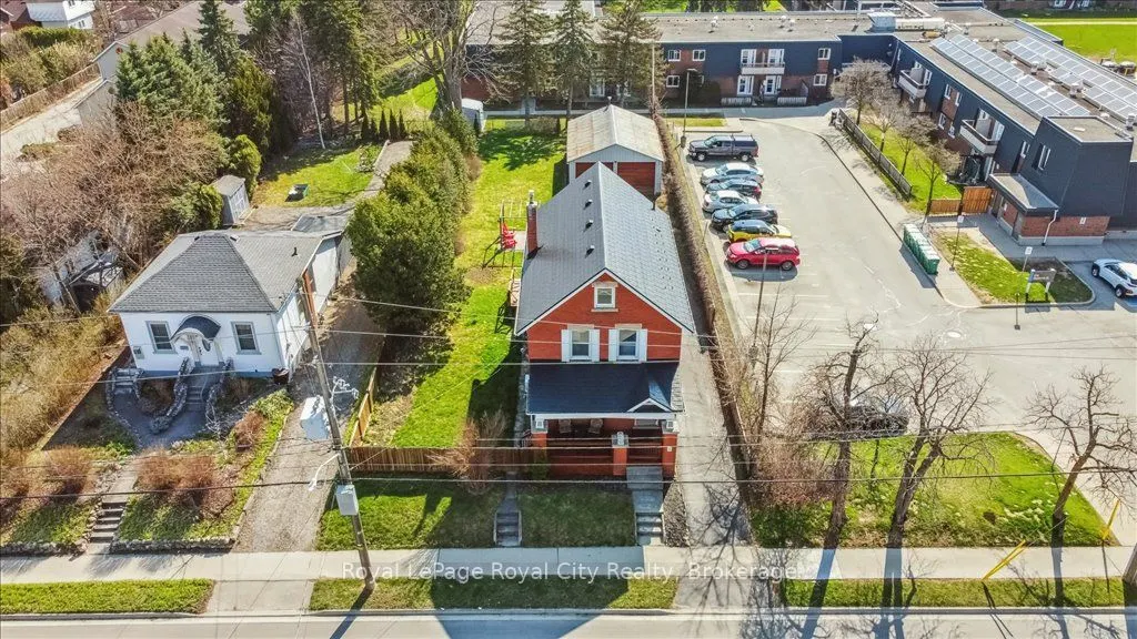 572 Woolwich Street