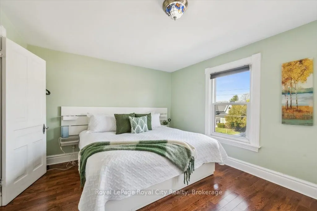 572 Woolwich Street