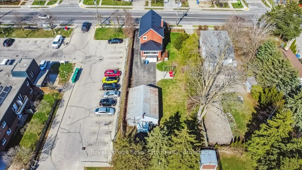 572 Woolwich Street