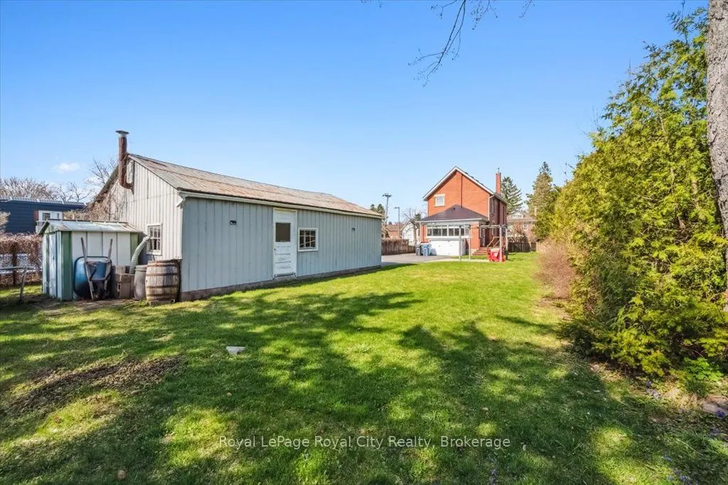 572 Woolwich Street
