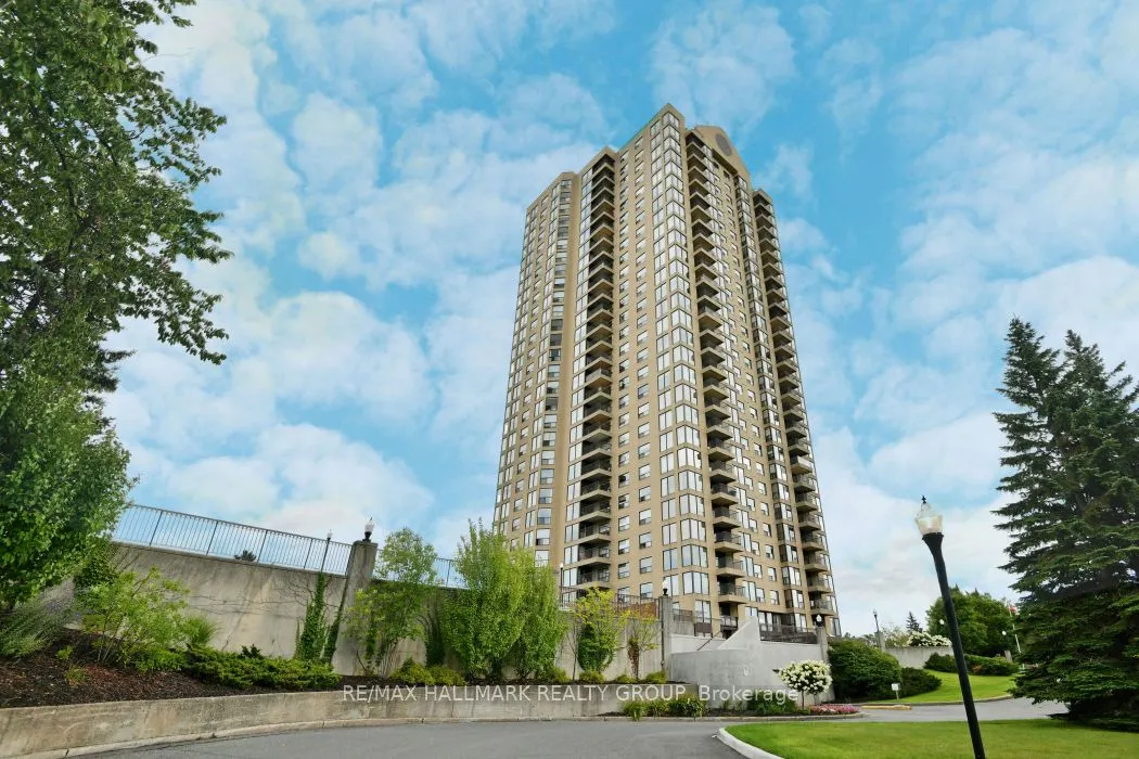 545 St Laurent Boulevard, #1006