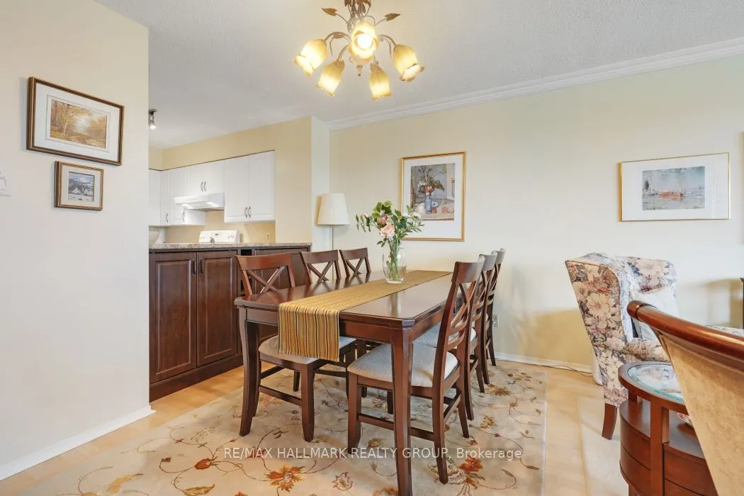 545 St Laurent Boulevard, #1006