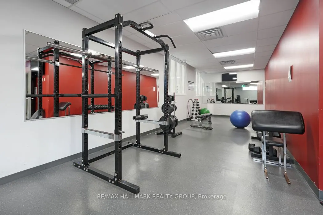 545 St Laurent Boulevard, #1006
