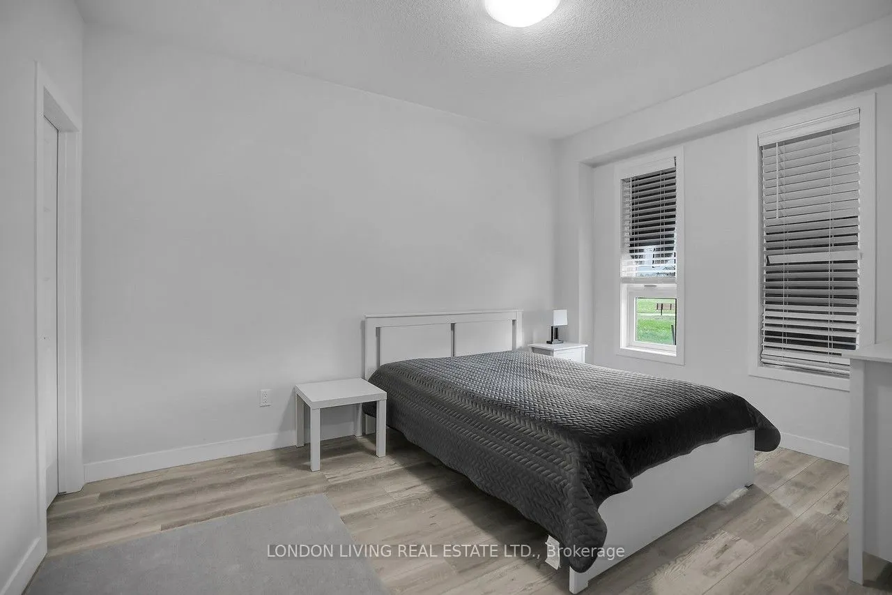3380 Singleton Avenue, #28