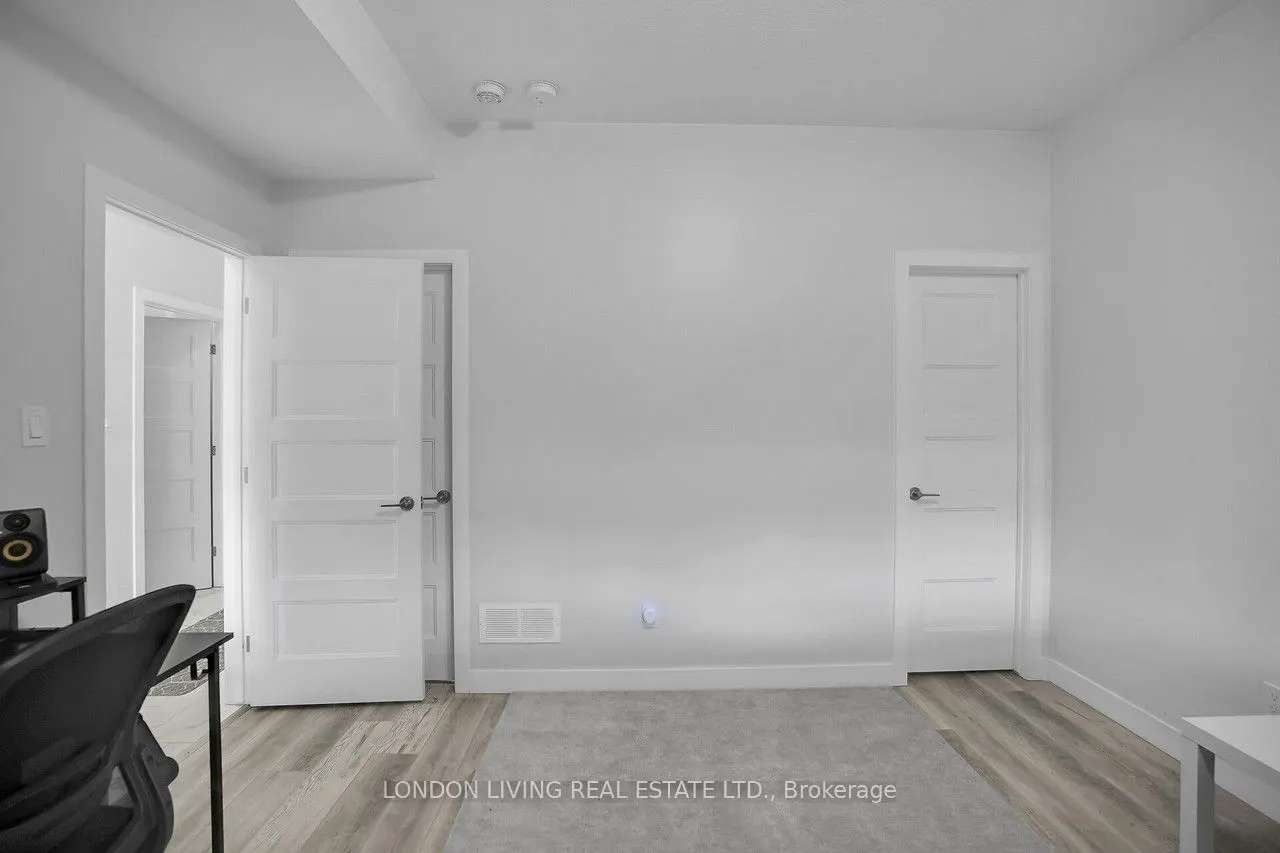 3380 Singleton Avenue, #28