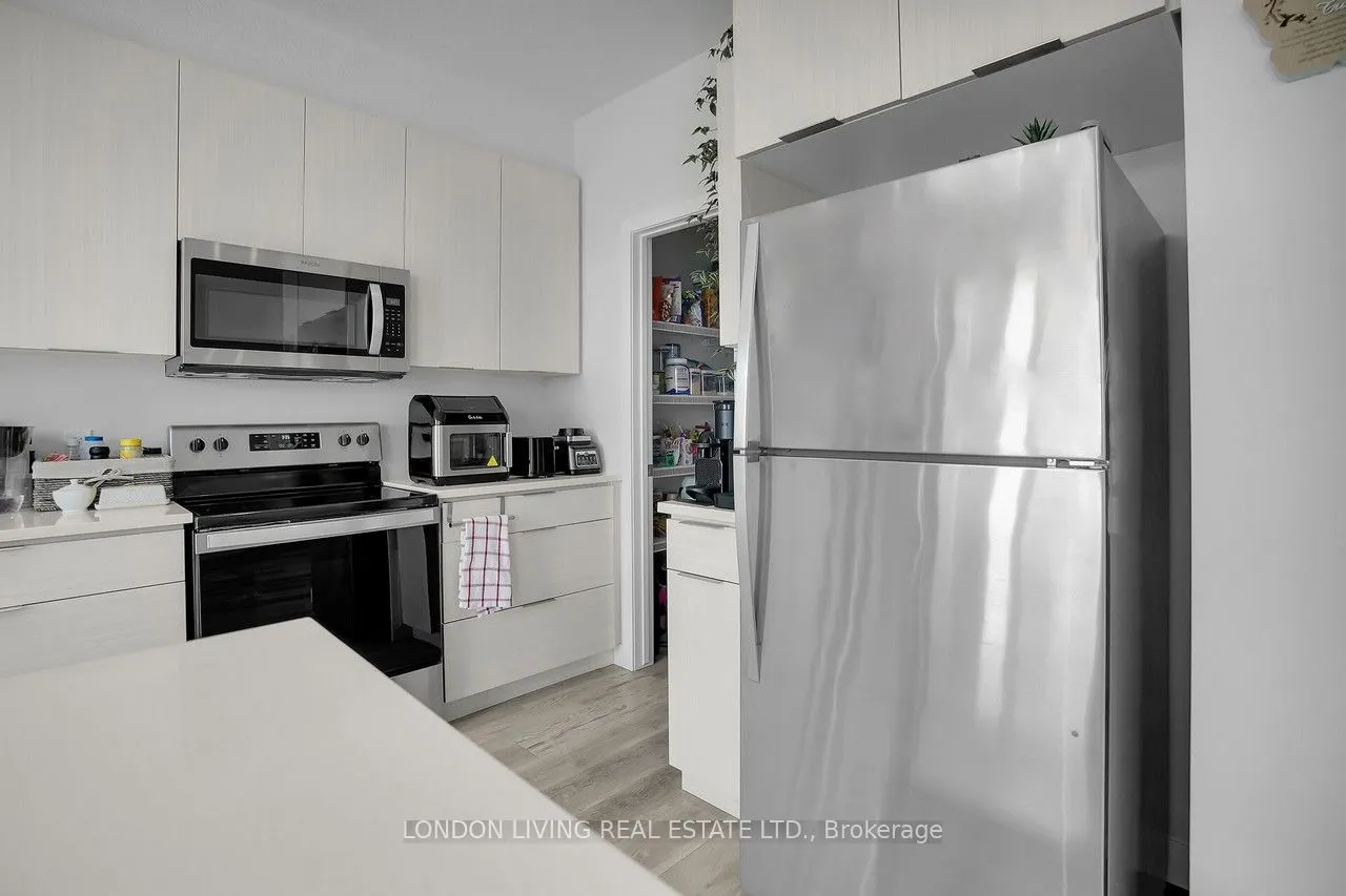 3380 Singleton Avenue, #28