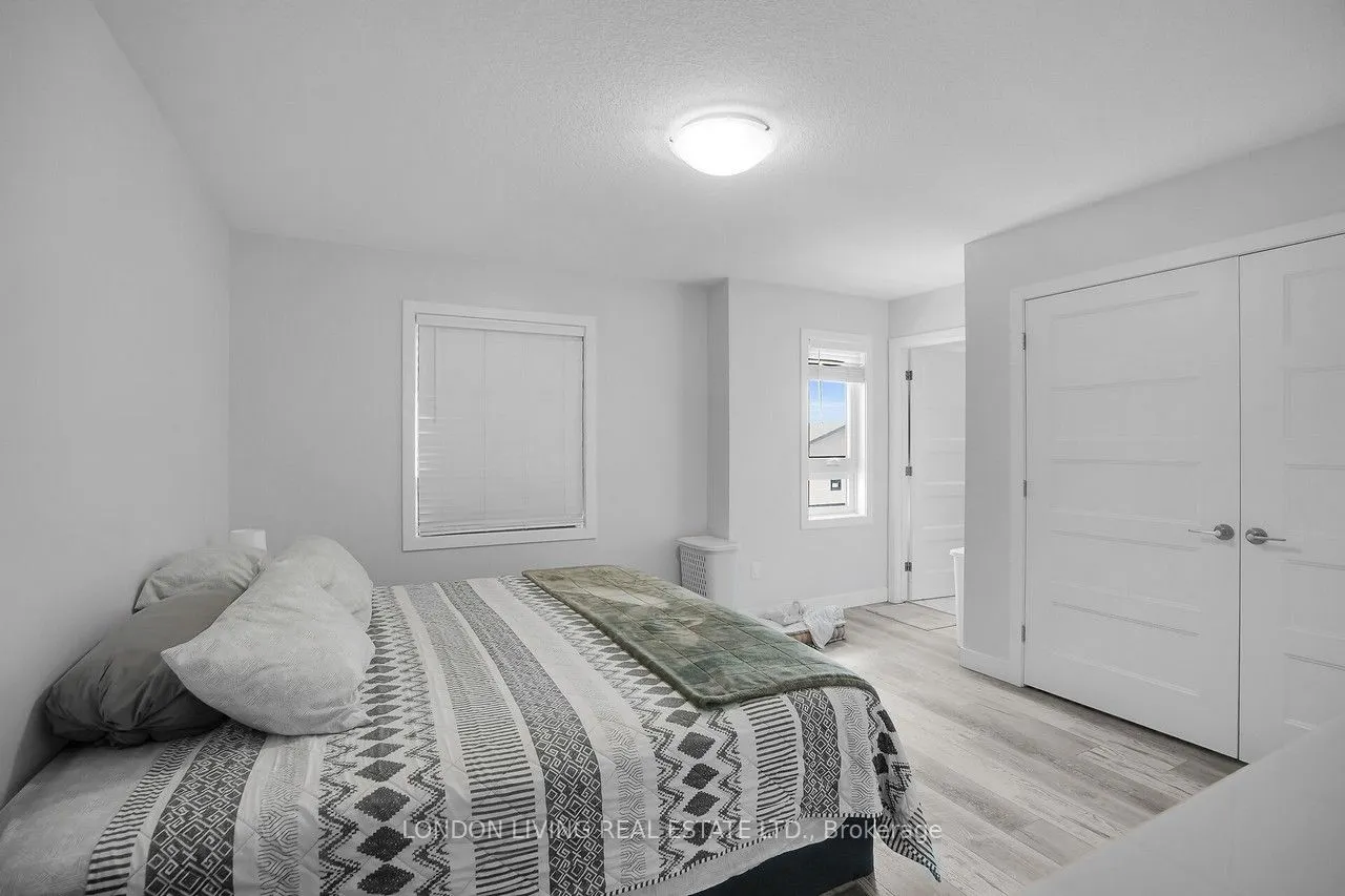 3380 Singleton Avenue, #28