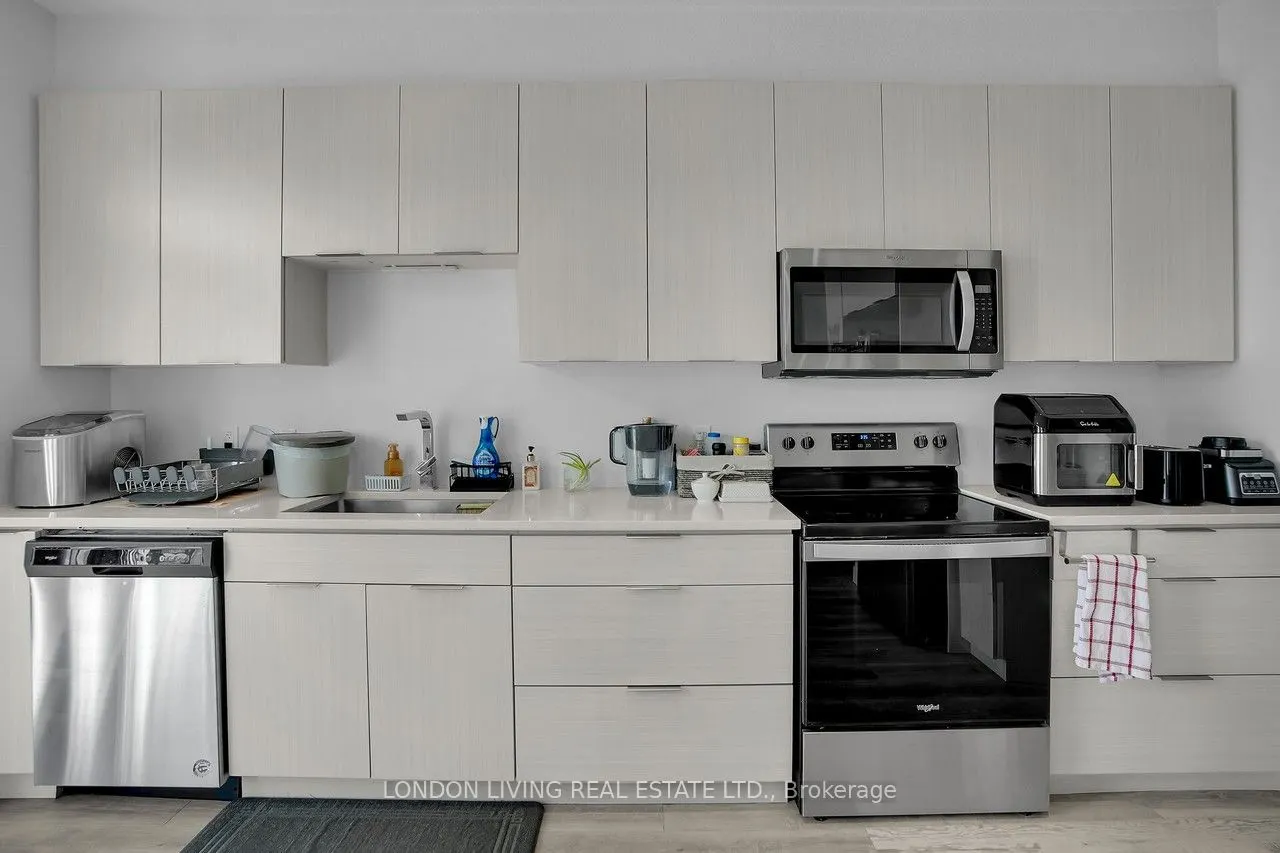 3380 Singleton Avenue, #28