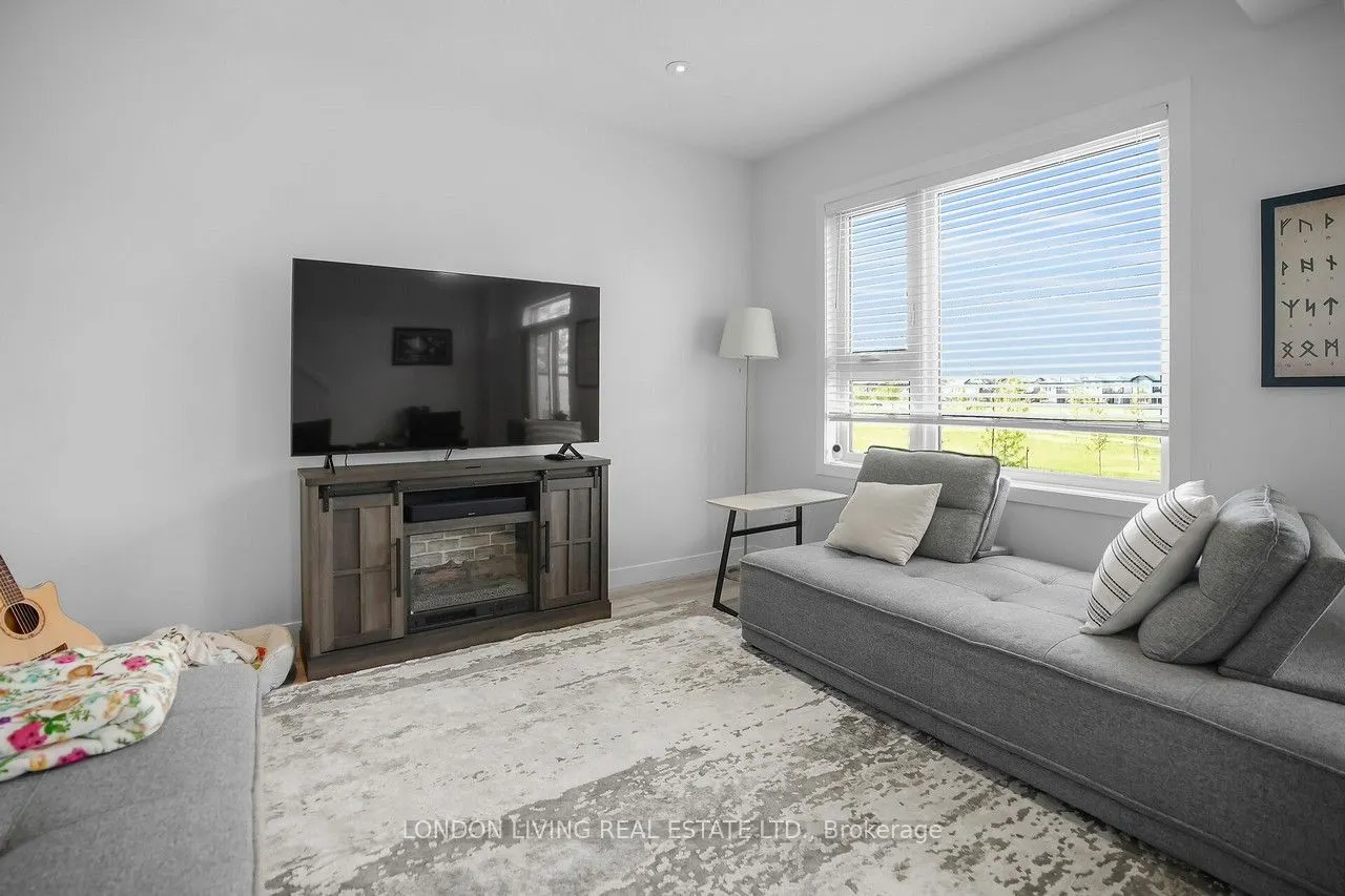 3380 Singleton Avenue, #28