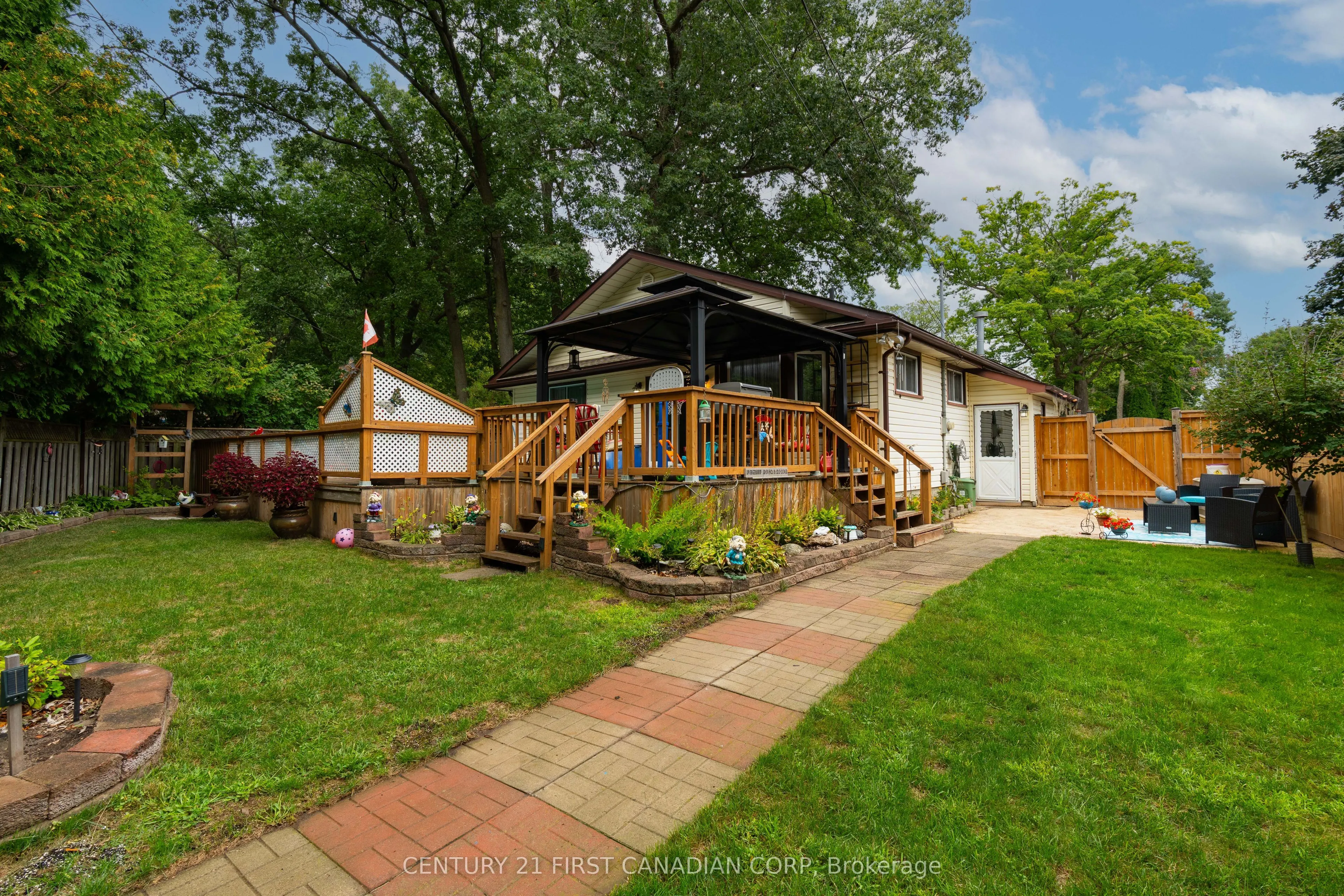 5 Strathcona Drive