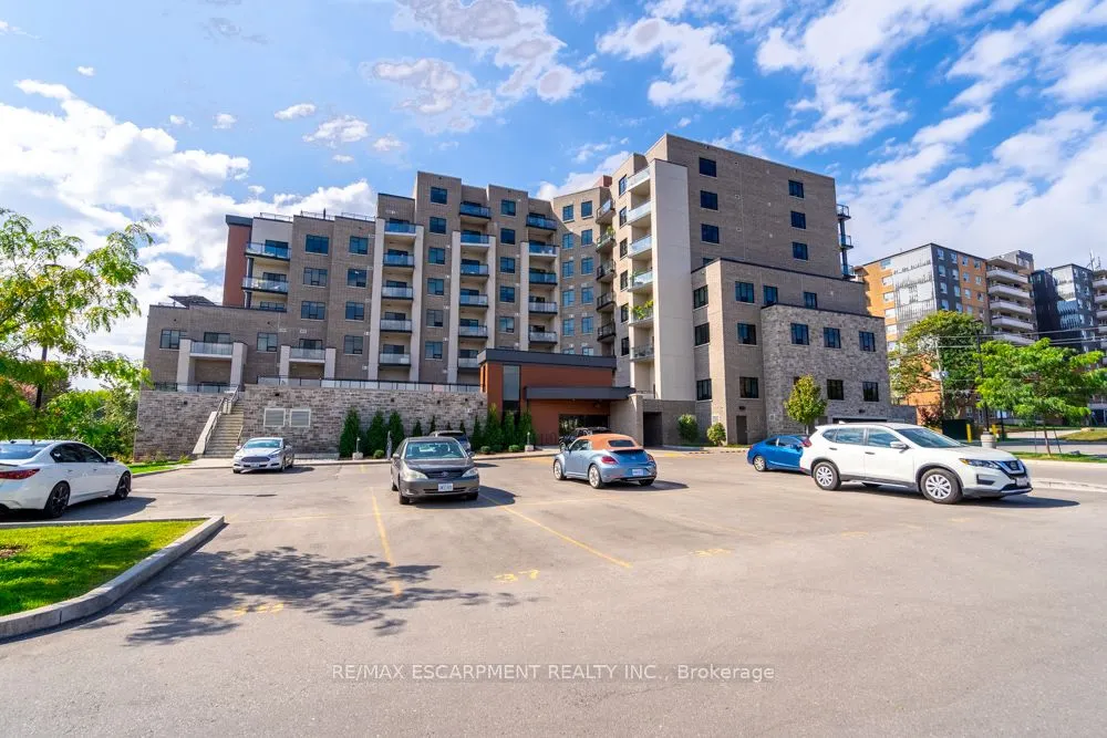 30 Hamilton Street S, #213
