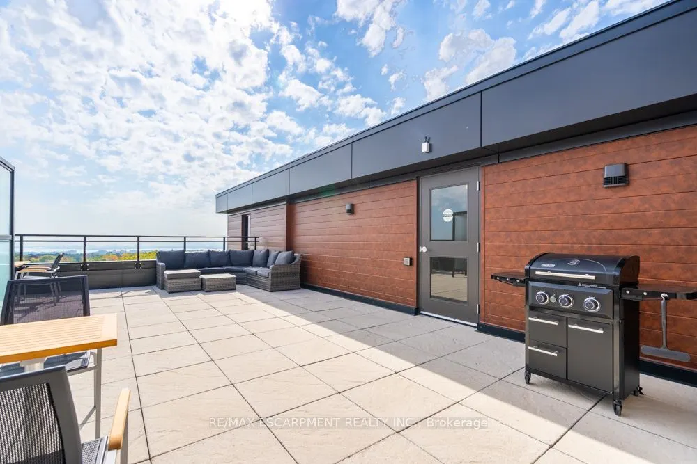30 Hamilton Street S, #213