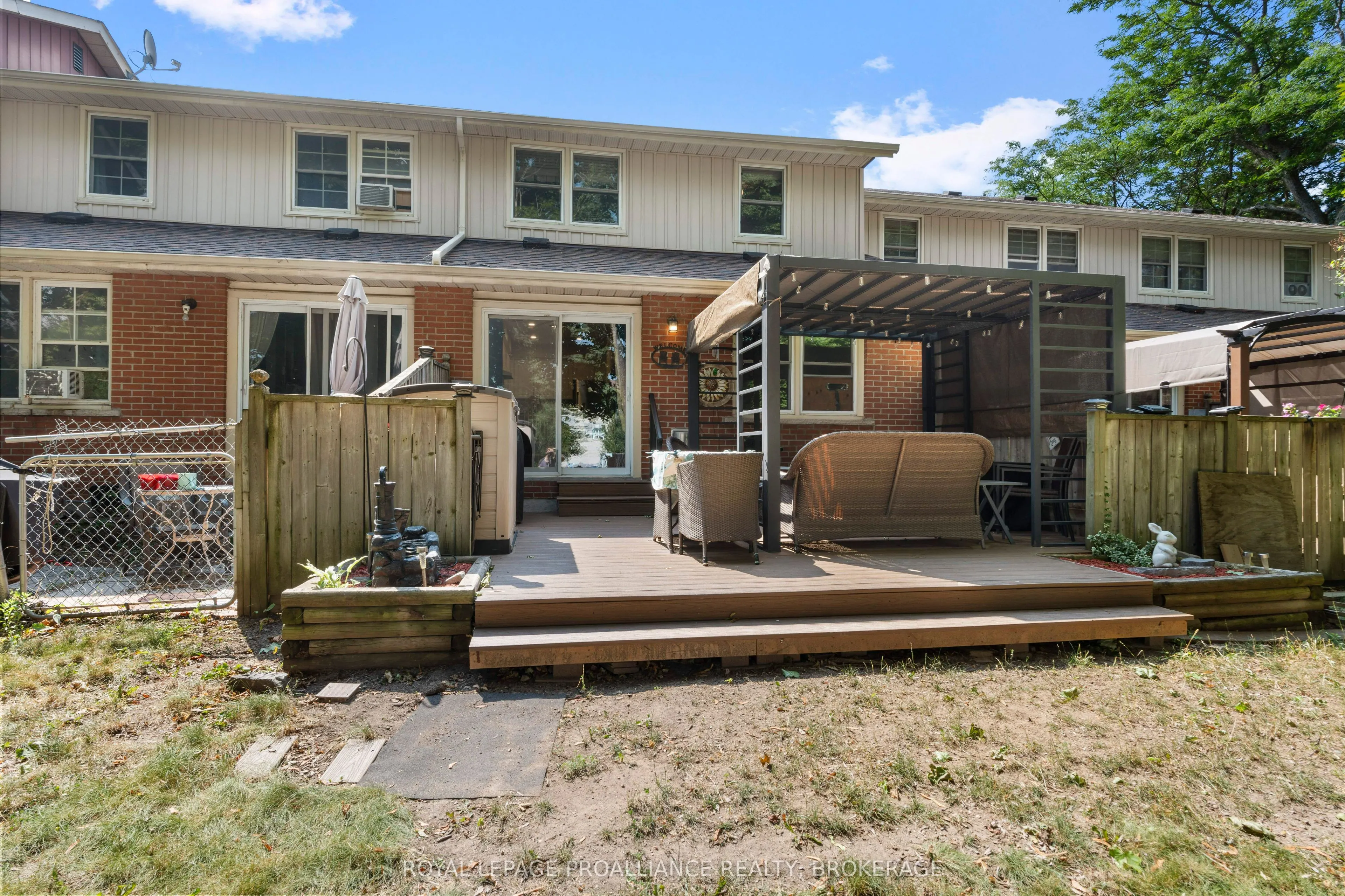 19 MacPherson Avenue, #29