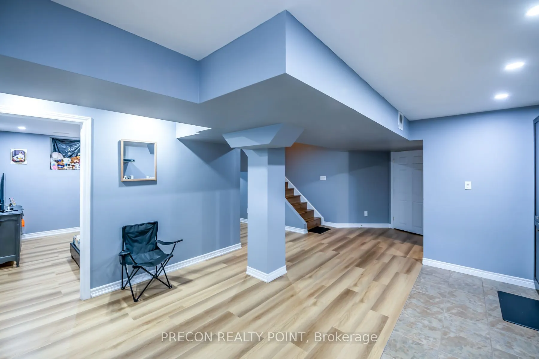24 Midanbury Way