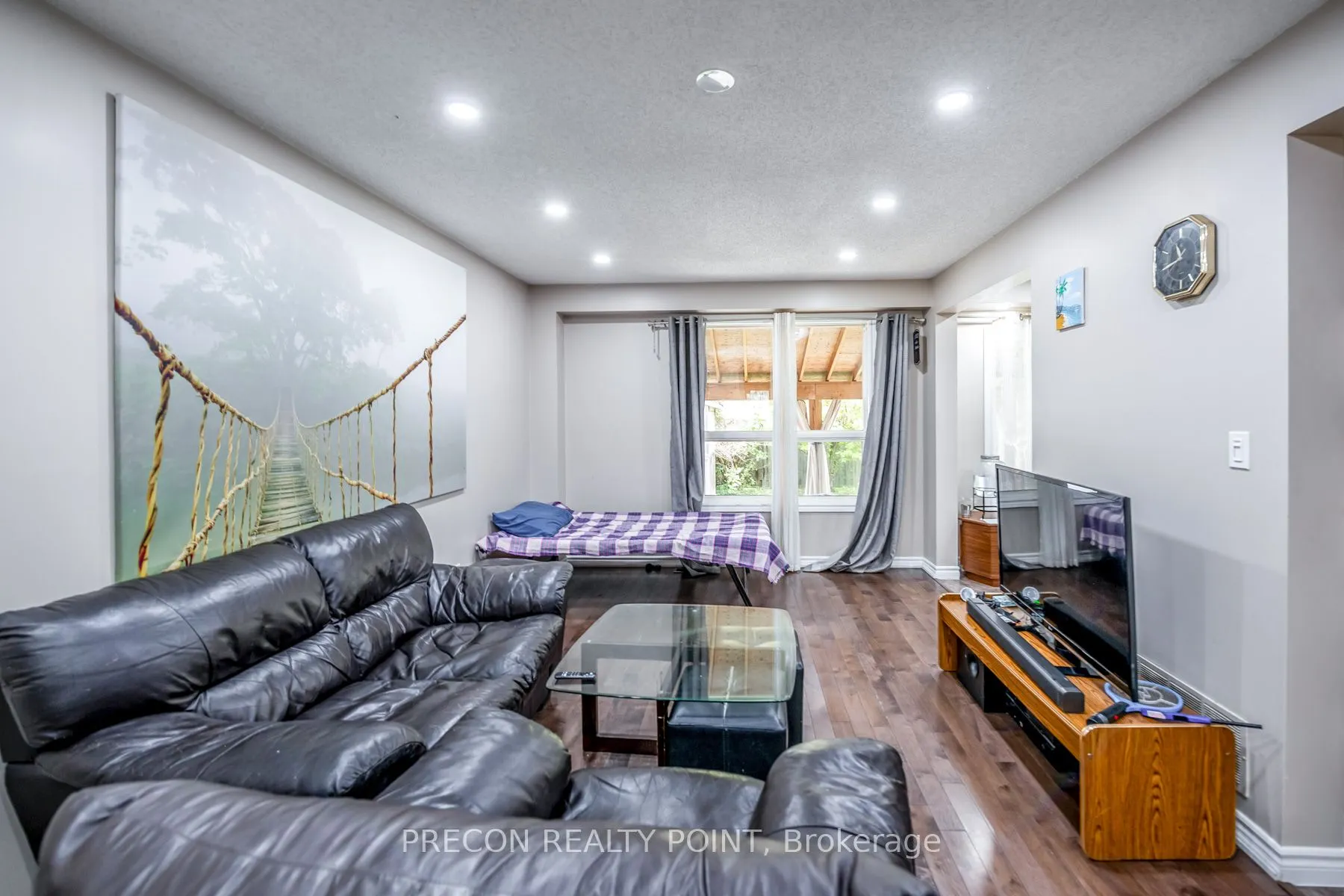 24 Midanbury Way