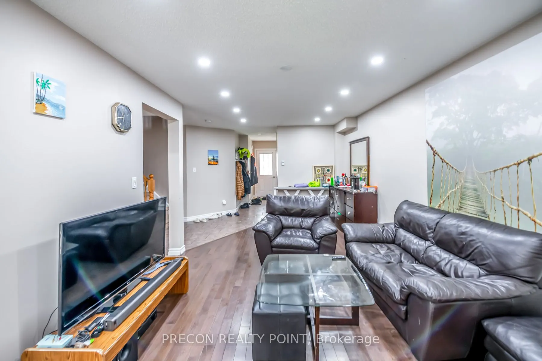 24 Midanbury Way