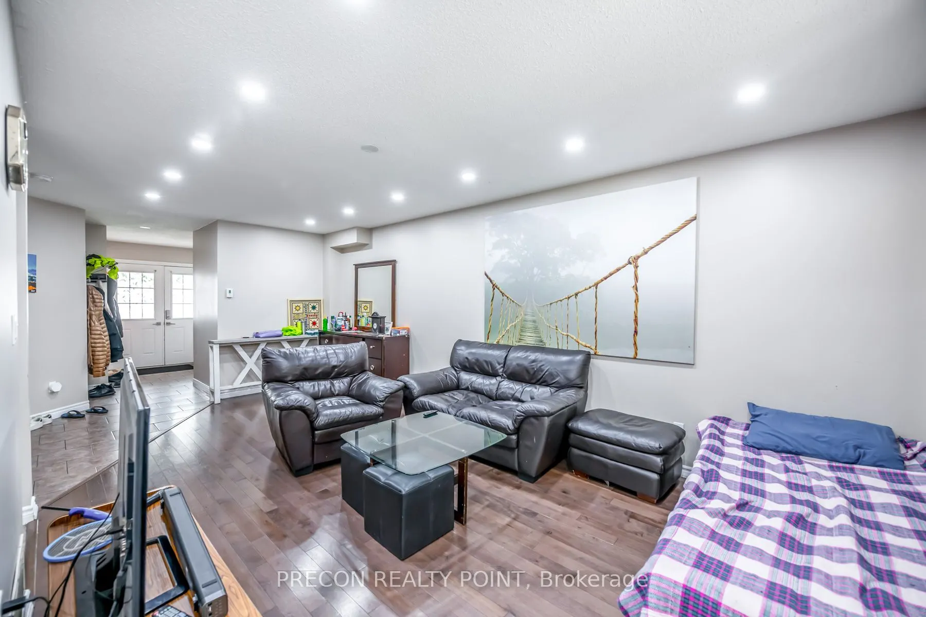 24 Midanbury Way