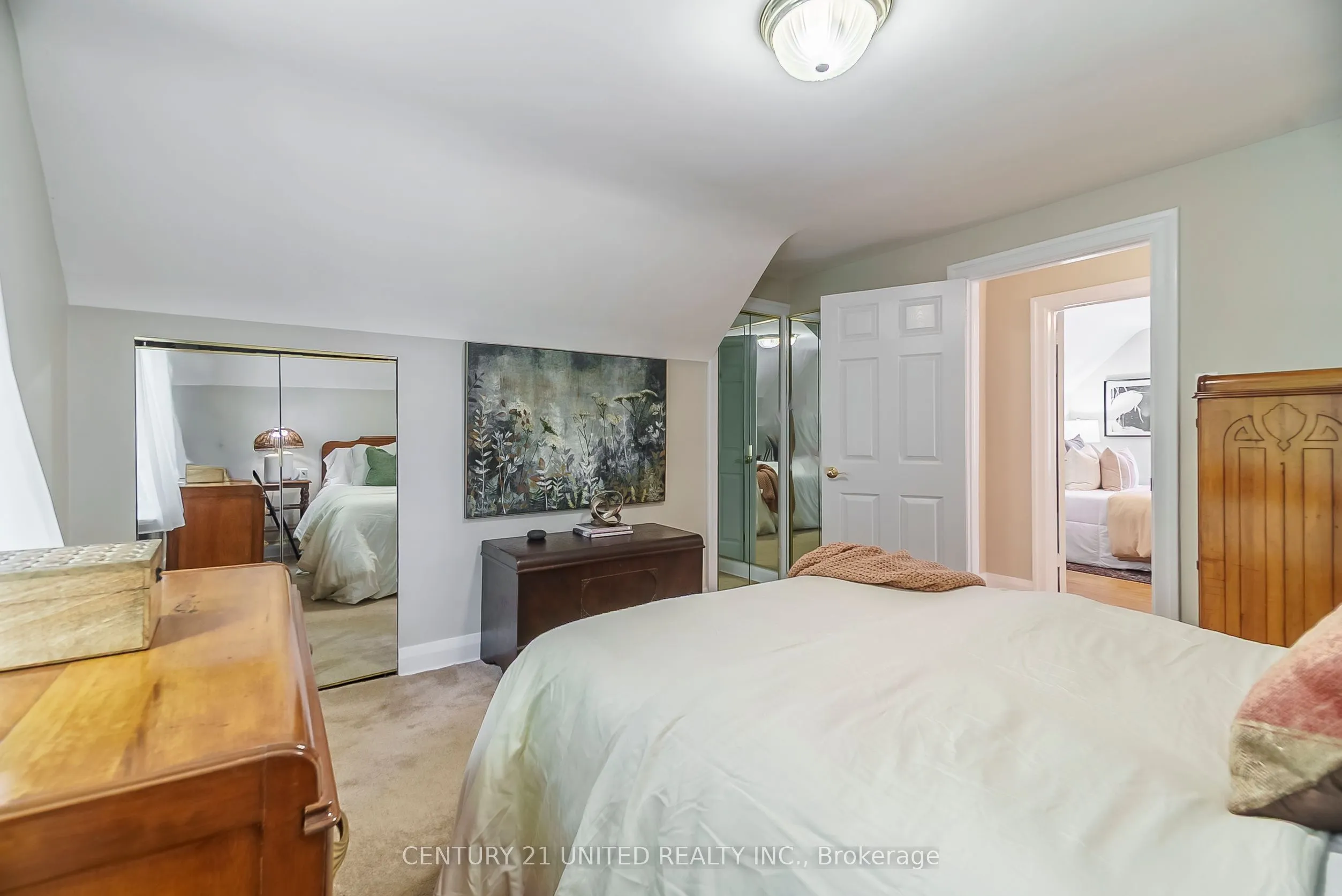 635 Montrose Street