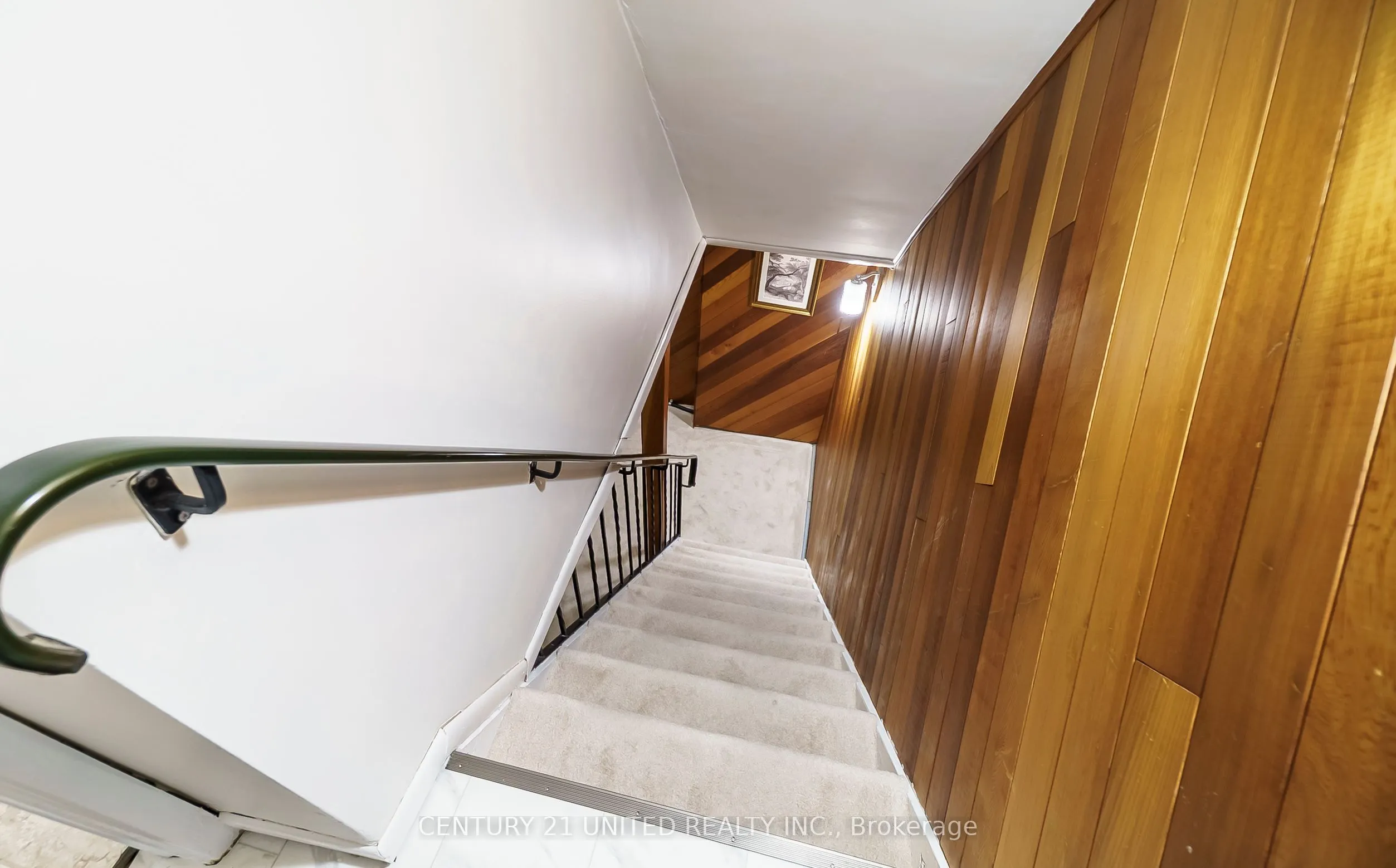 635 Montrose Street