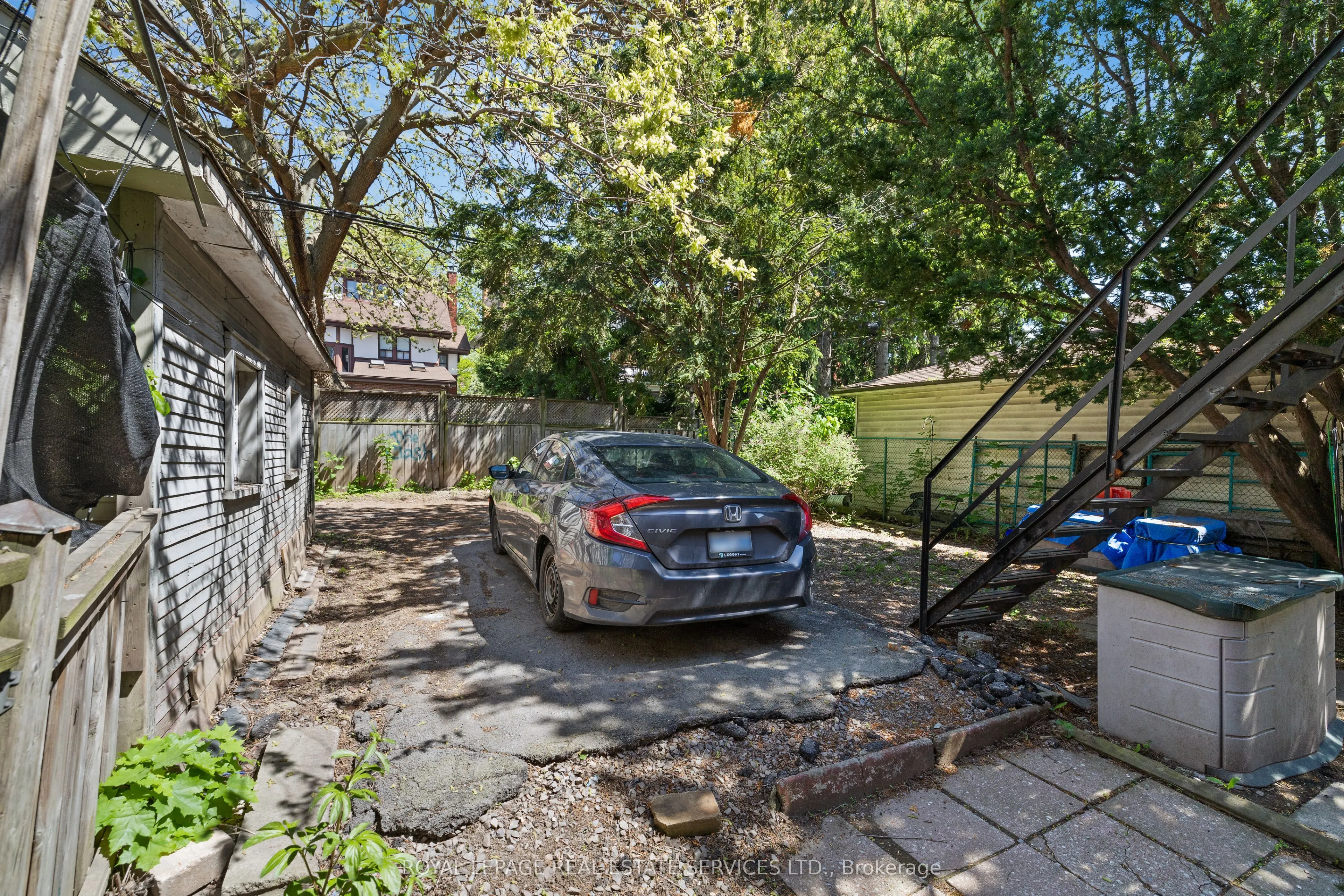 115 Spadina Avenue